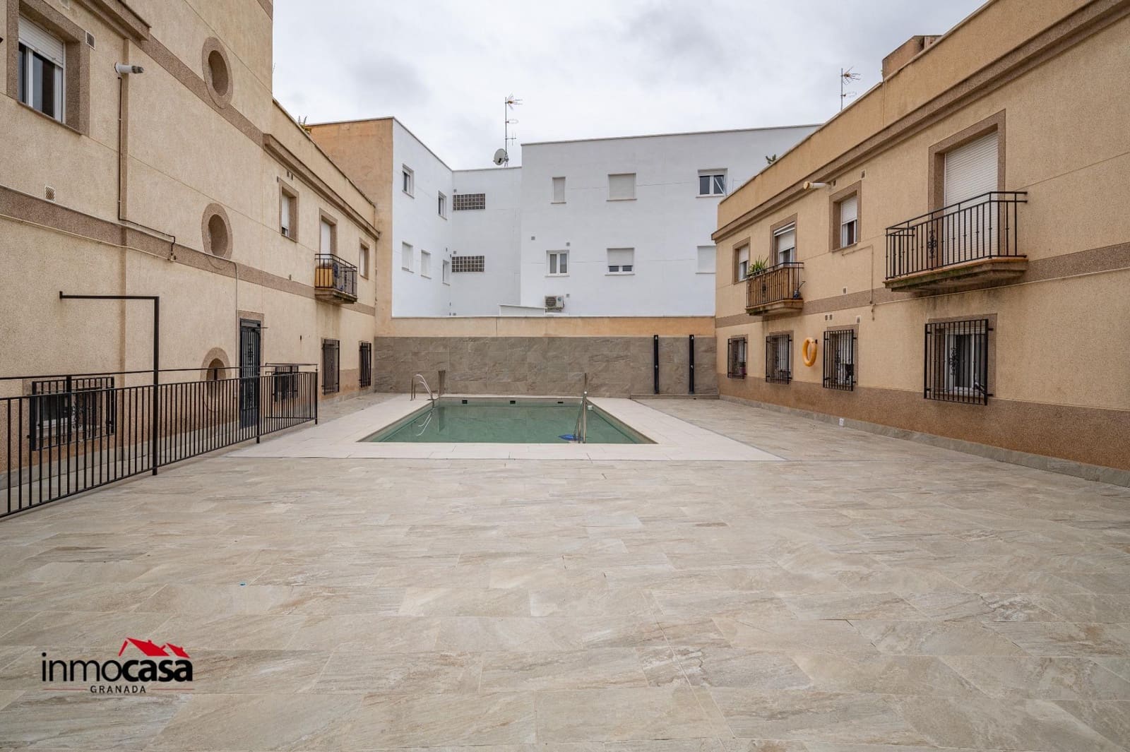 3 chambre Appartement à vendre à Las Gabias avec piscine garage - 160 000 € (Ref: 9446506)