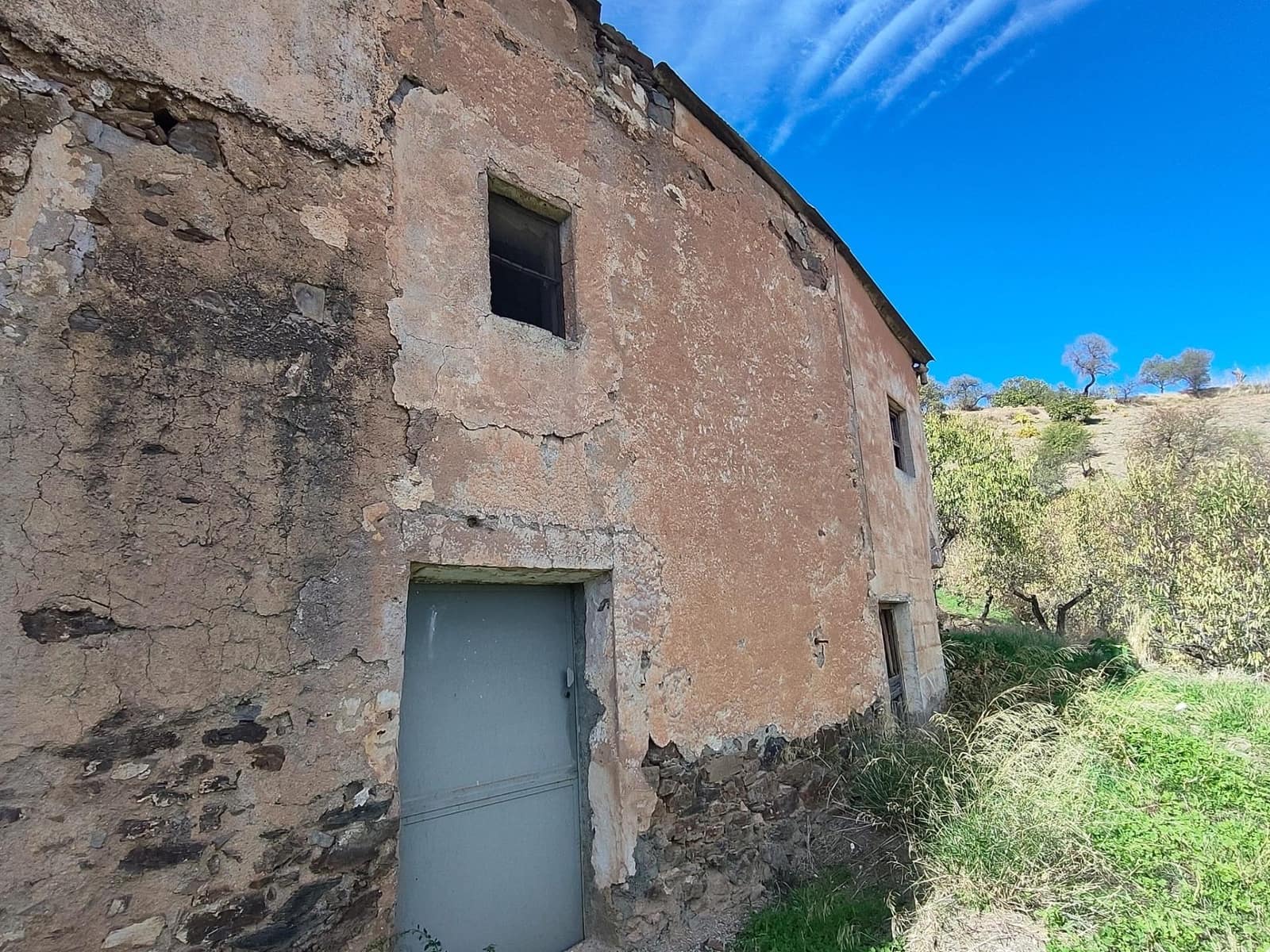 Ubebygd land til salgs i Castaras - € 150 000 (Ref: 9446507)