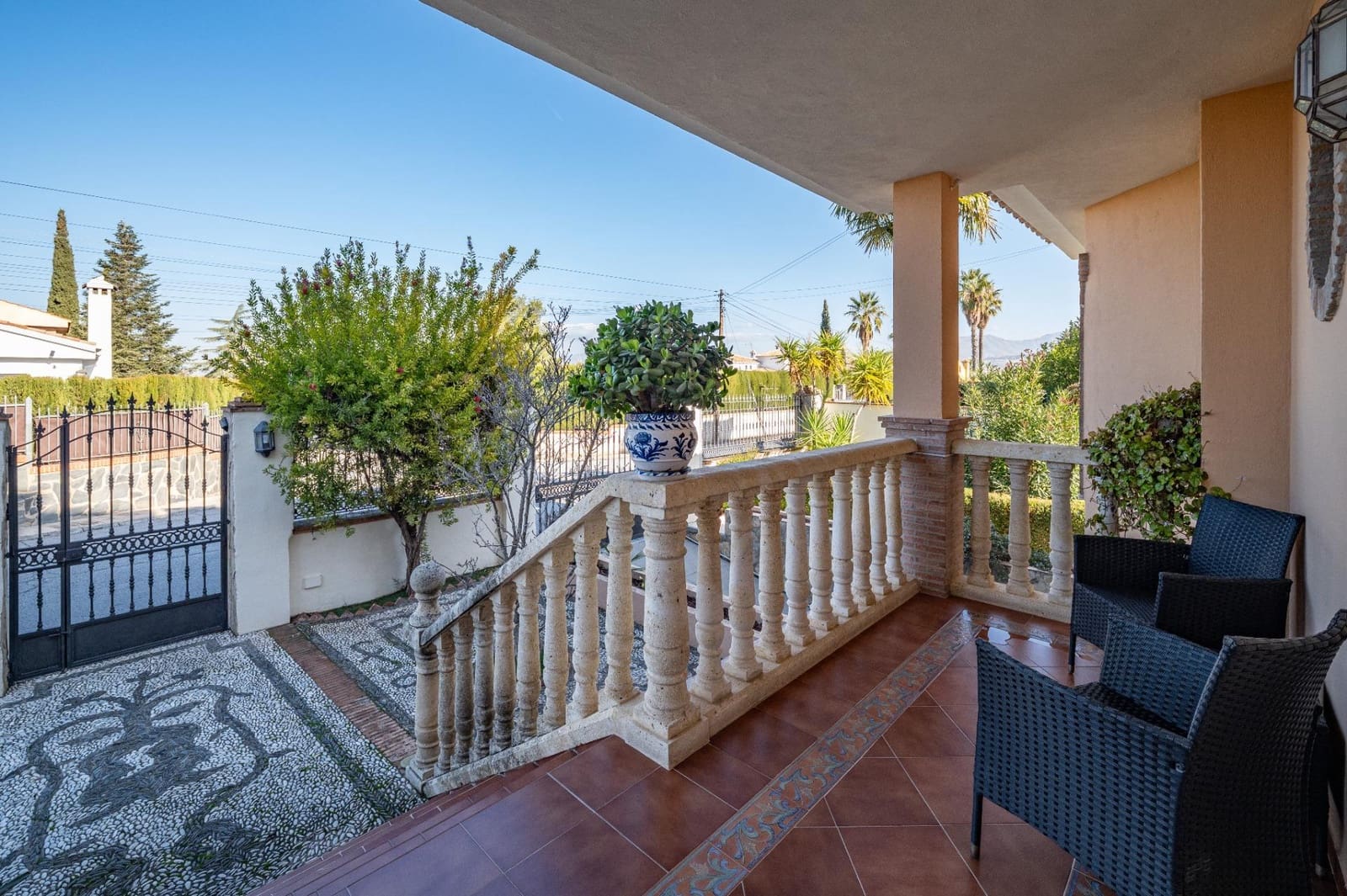 5 sypialnia Willa na sprzedaż w Gojar z basenem garażem - 539 000 € (Ref: 9466075)