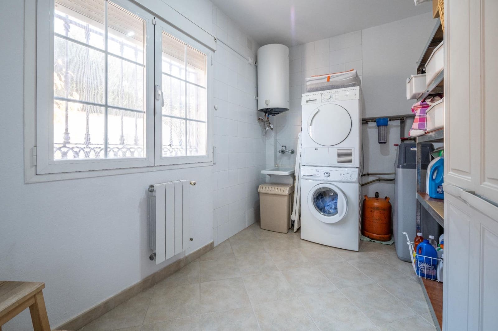 5 sypialnia Willa na sprzedaż w Gojar z basenem garażem - 539 000 € (Ref: 9466075)