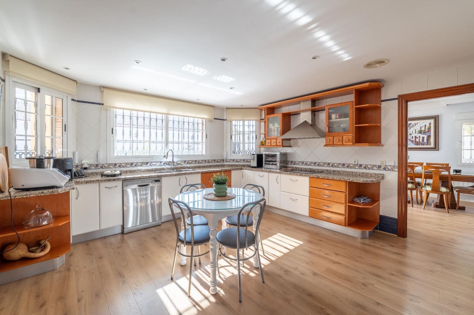 5 sypialnia Willa na sprzedaż w Gojar z basenem garażem - 539 000 € (Ref: 9466075)