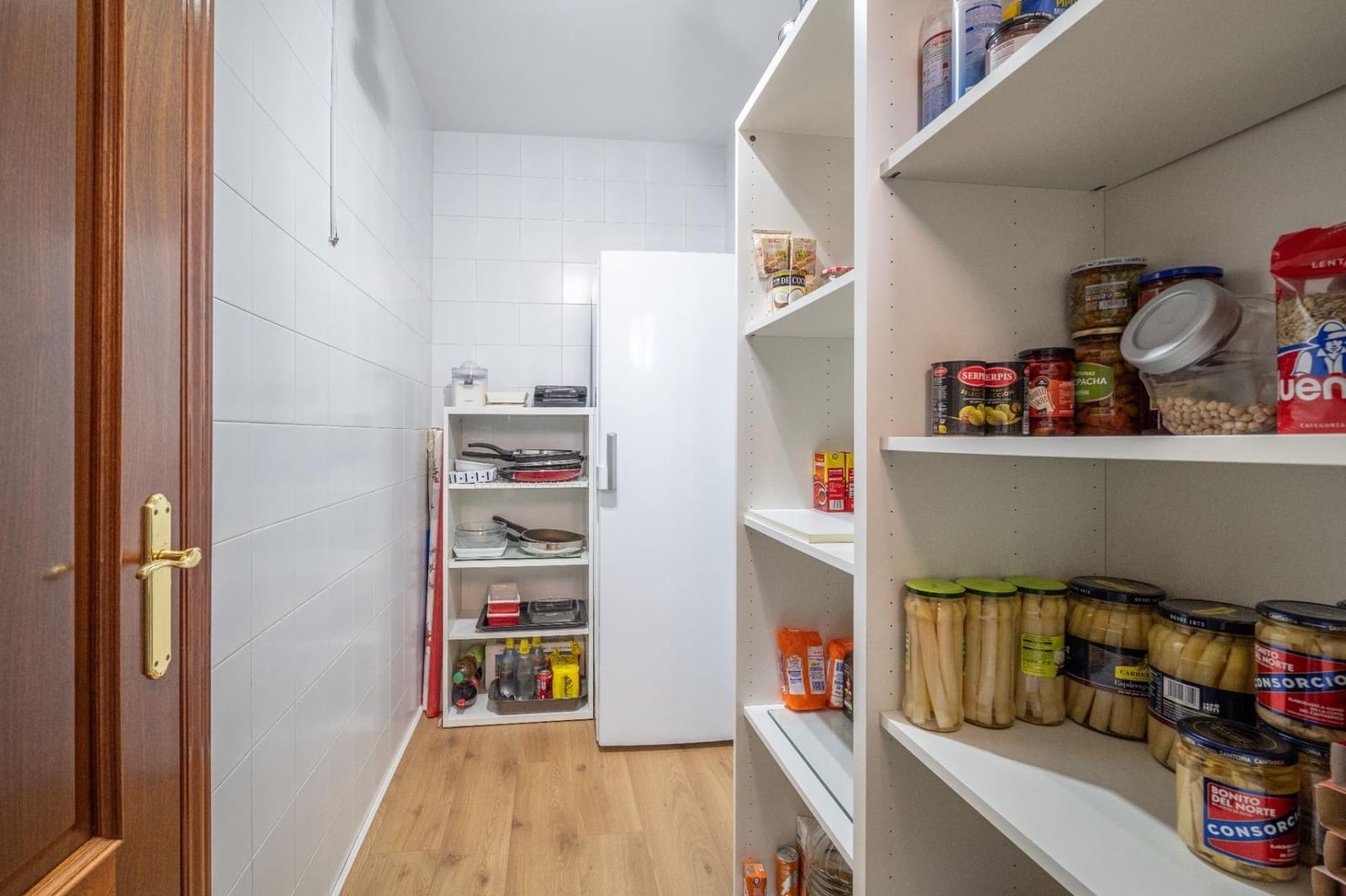 5 sypialnia Willa na sprzedaż w Gojar z basenem garażem - 539 000 € (Ref: 9466075)