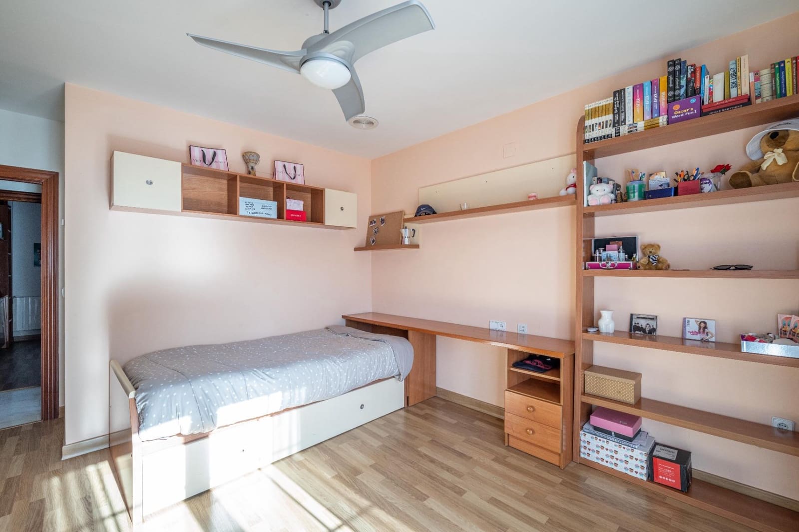 5 sypialnia Willa na sprzedaż w Gojar z basenem garażem - 539 000 € (Ref: 9466075)