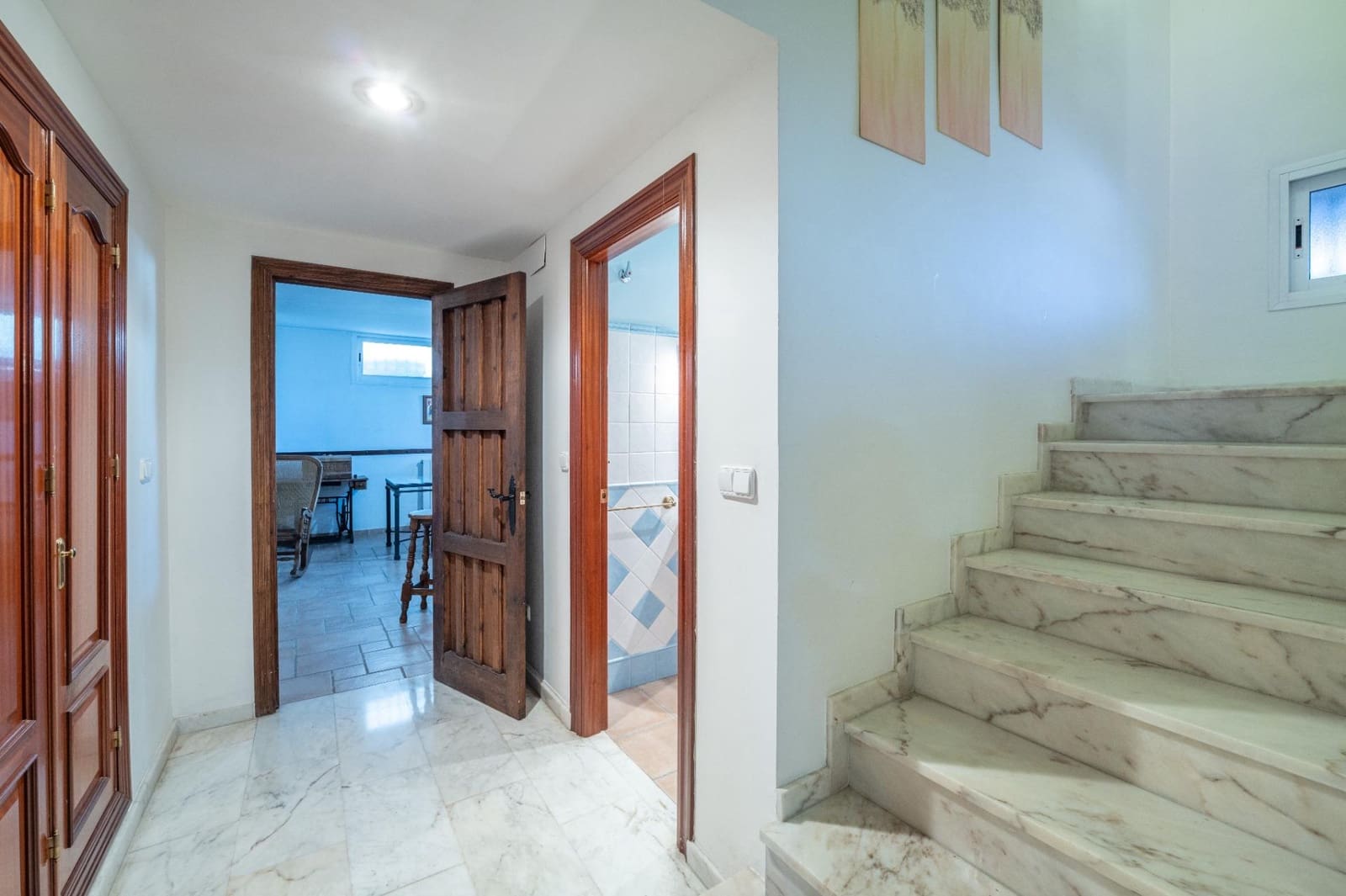 5 sypialnia Willa na sprzedaż w Gojar z basenem garażem - 539 000 € (Ref: 9466075)