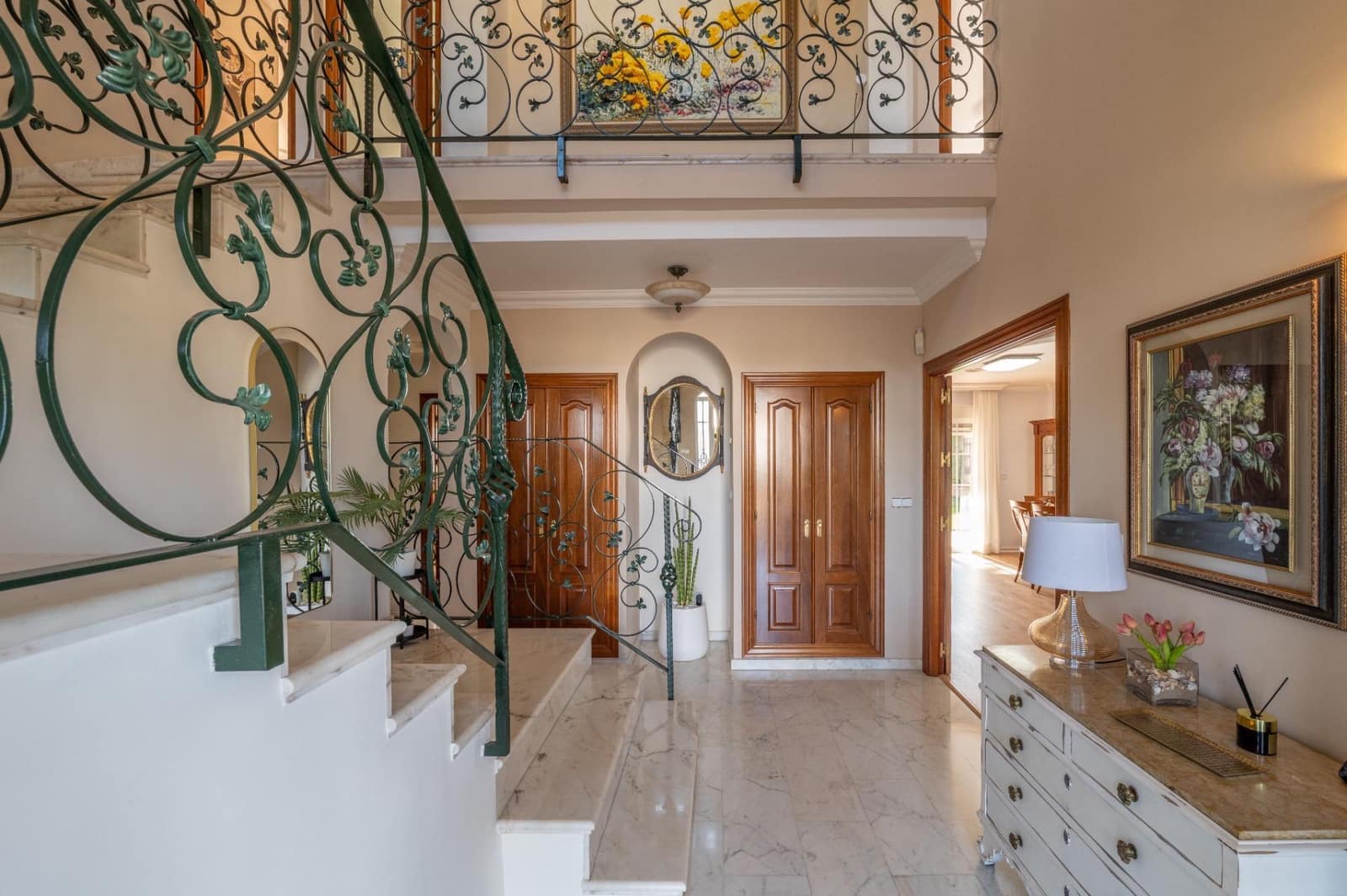 5 sypialnia Willa na sprzedaż w Gojar z basenem garażem - 539 000 € (Ref: 9466075)