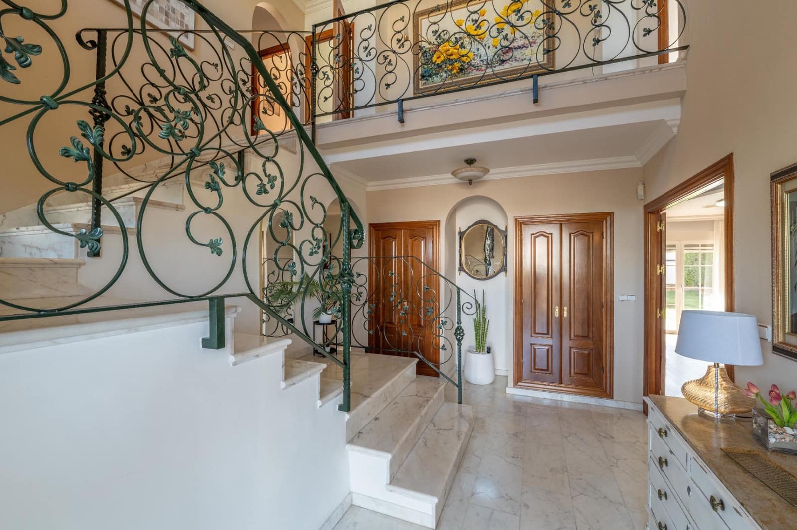 5 sypialnia Willa na sprzedaż w Gojar z basenem garażem - 539 000 € (Ref: 9466075)