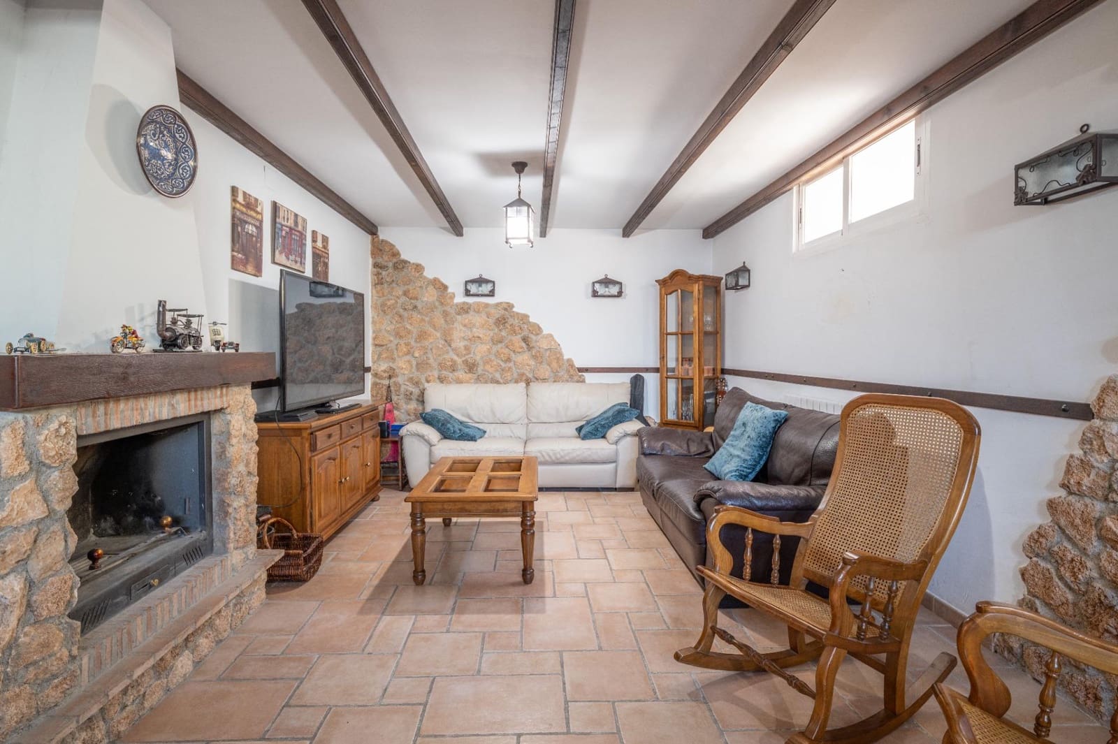 5 sypialnia Willa na sprzedaż w Gojar z basenem garażem - 539 000 € (Ref: 9466075)