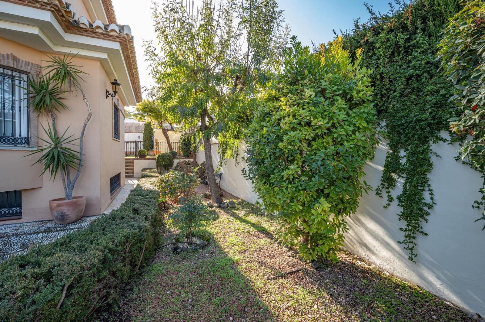 5 sypialnia Willa na sprzedaż w Gojar z basenem garażem - 539 000 € (Ref: 9466075)