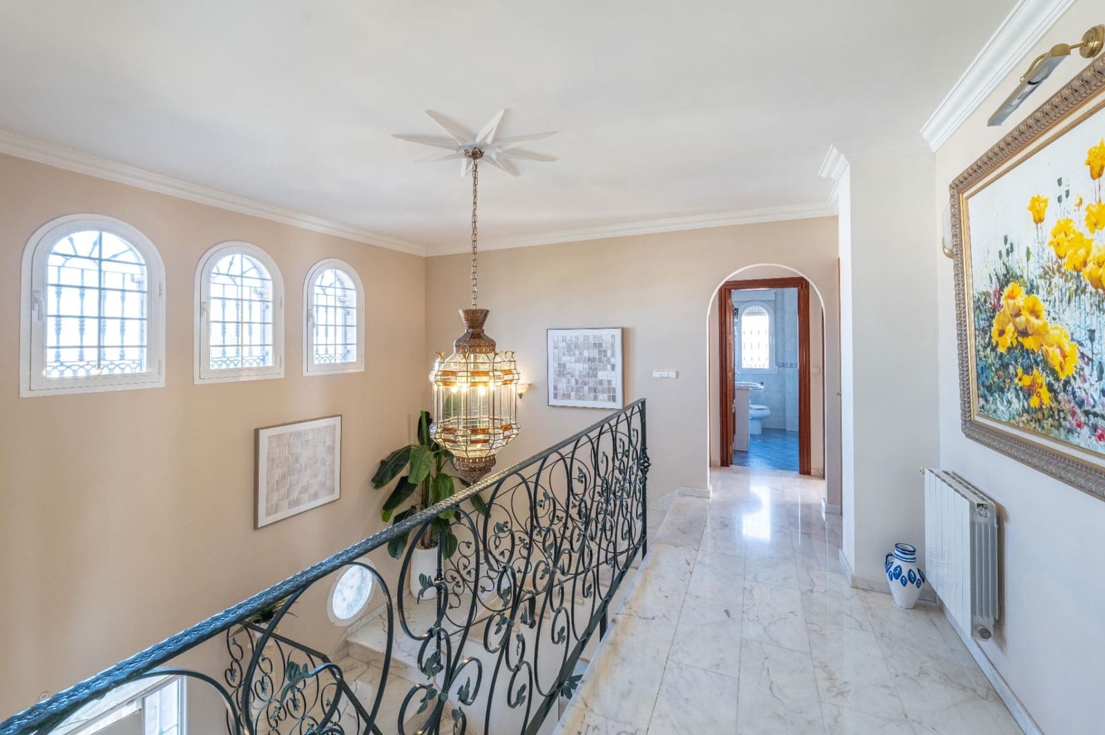 5 bedroom Villa for sale in Gojar with pool garage - € 539,000 (Ref: 9466075)