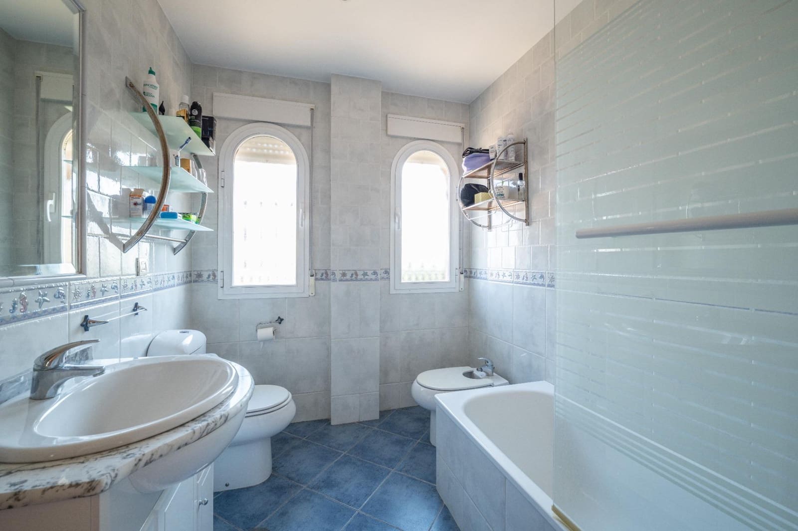 5 bedroom Villa for sale in Gojar with pool garage - € 539,000 (Ref: 9466075)