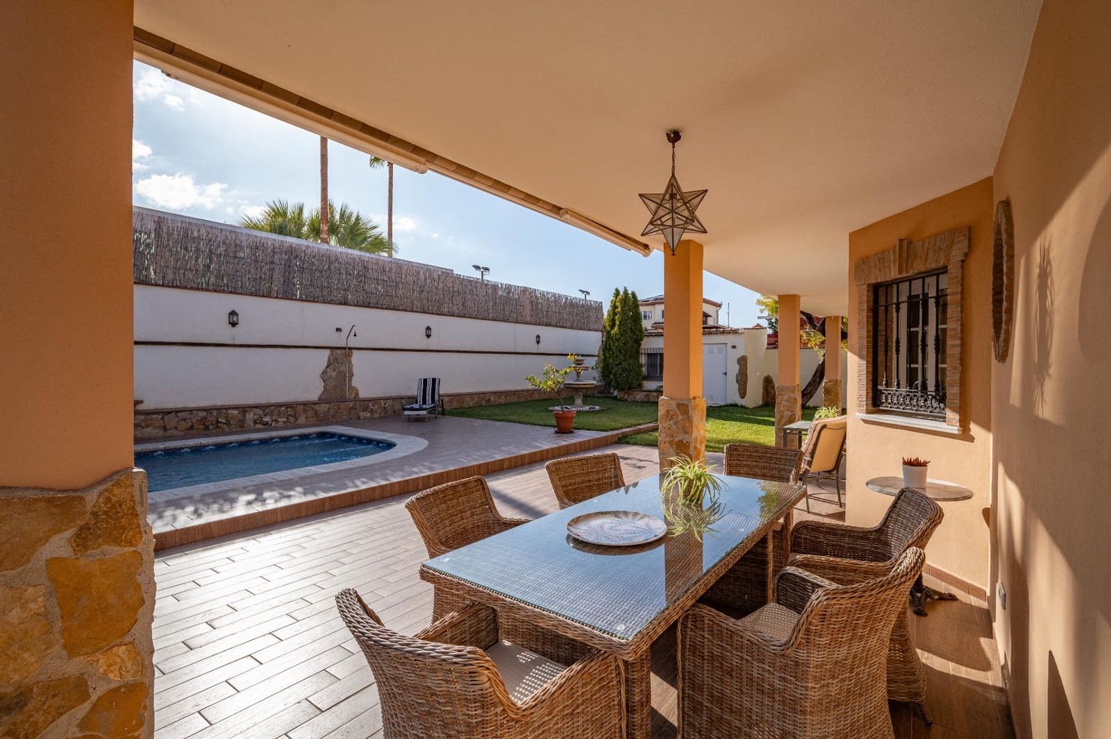 5 bedroom Villa for sale in Gojar with pool garage - € 539,000 (Ref: 9466075)