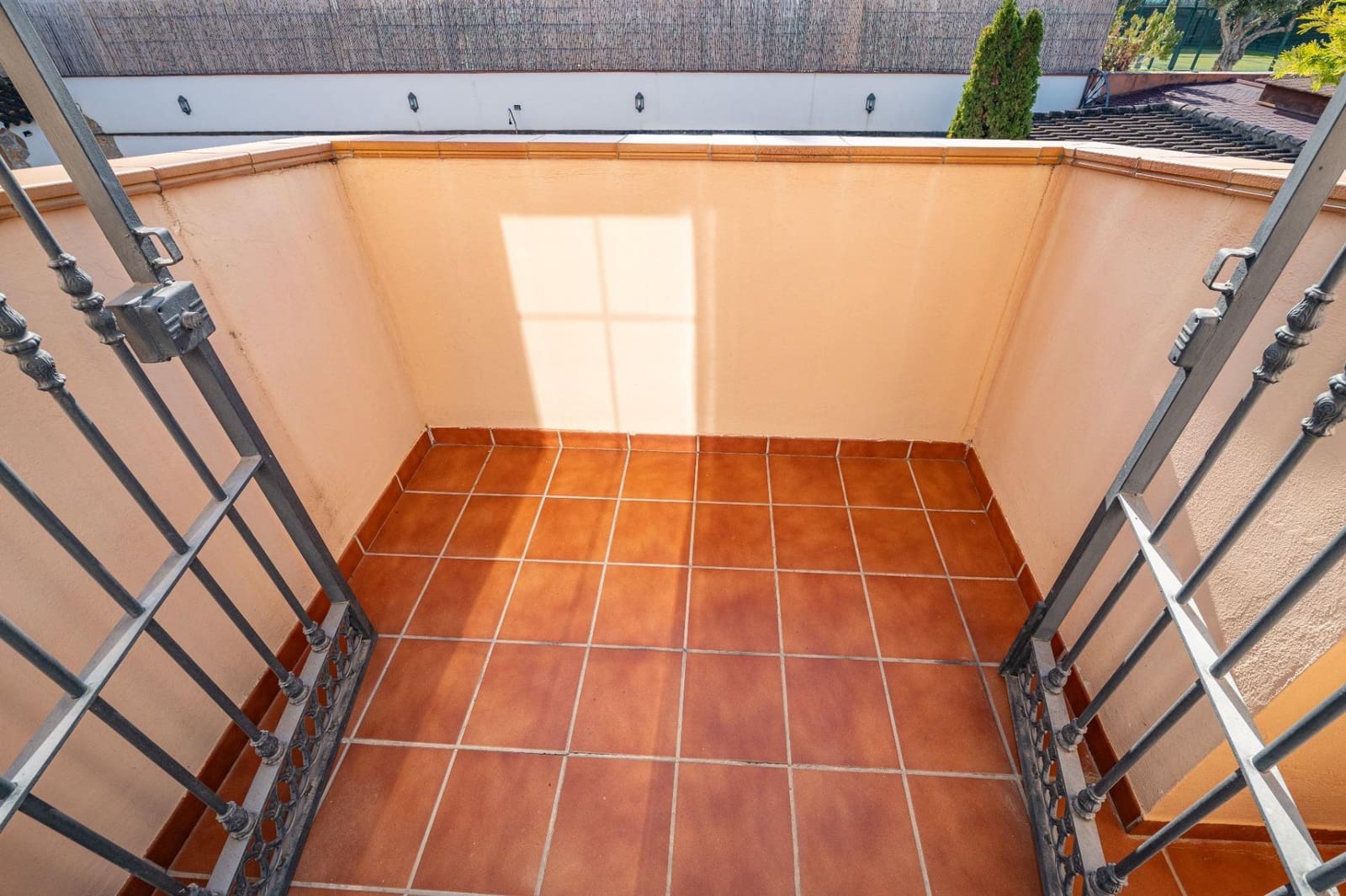 5 bedroom Villa for sale in Gojar with pool garage - € 539,000 (Ref: 9466075)