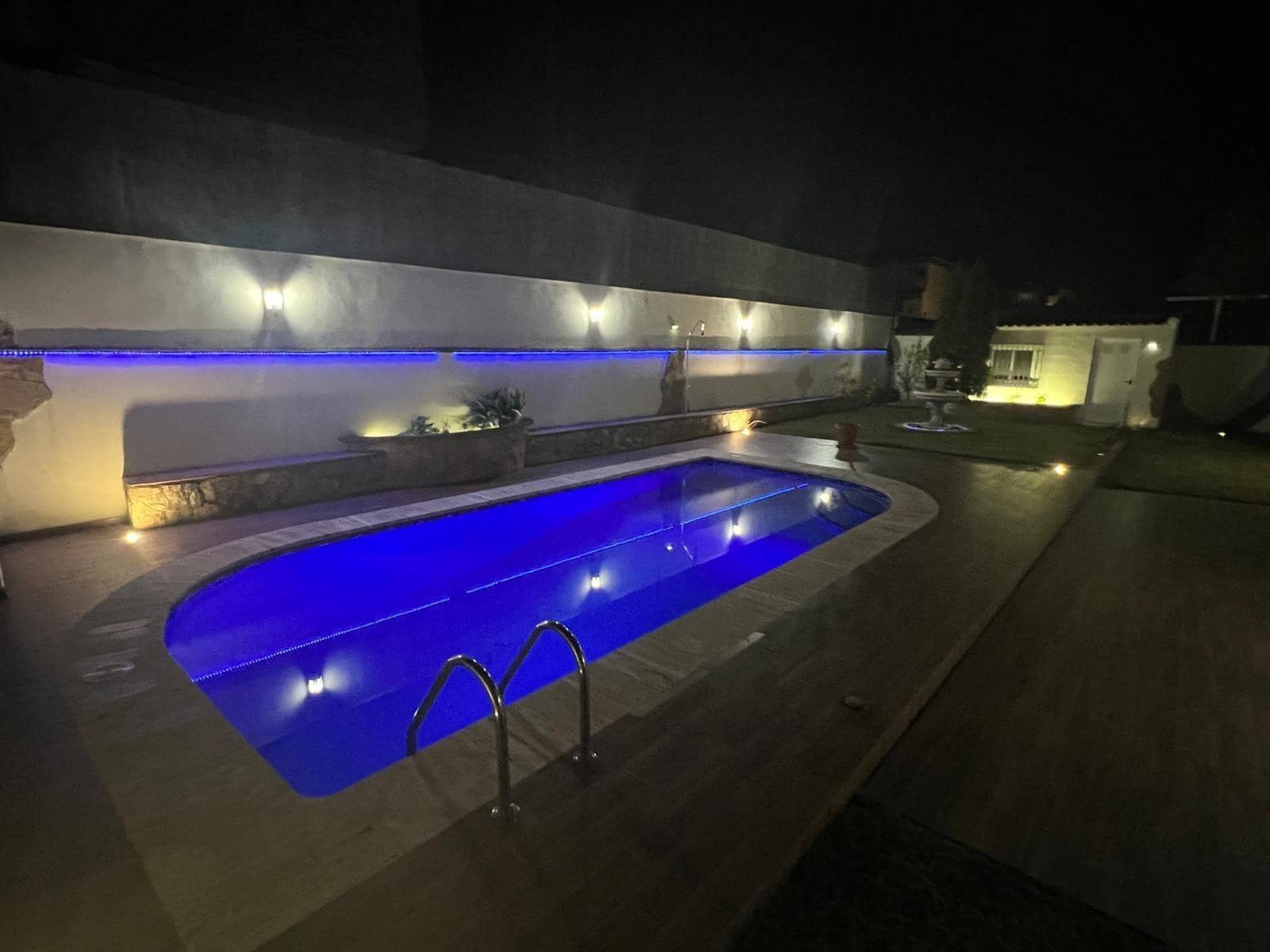 5 bedroom Villa for sale in Gojar with pool garage - € 539,000 (Ref: 9466075)