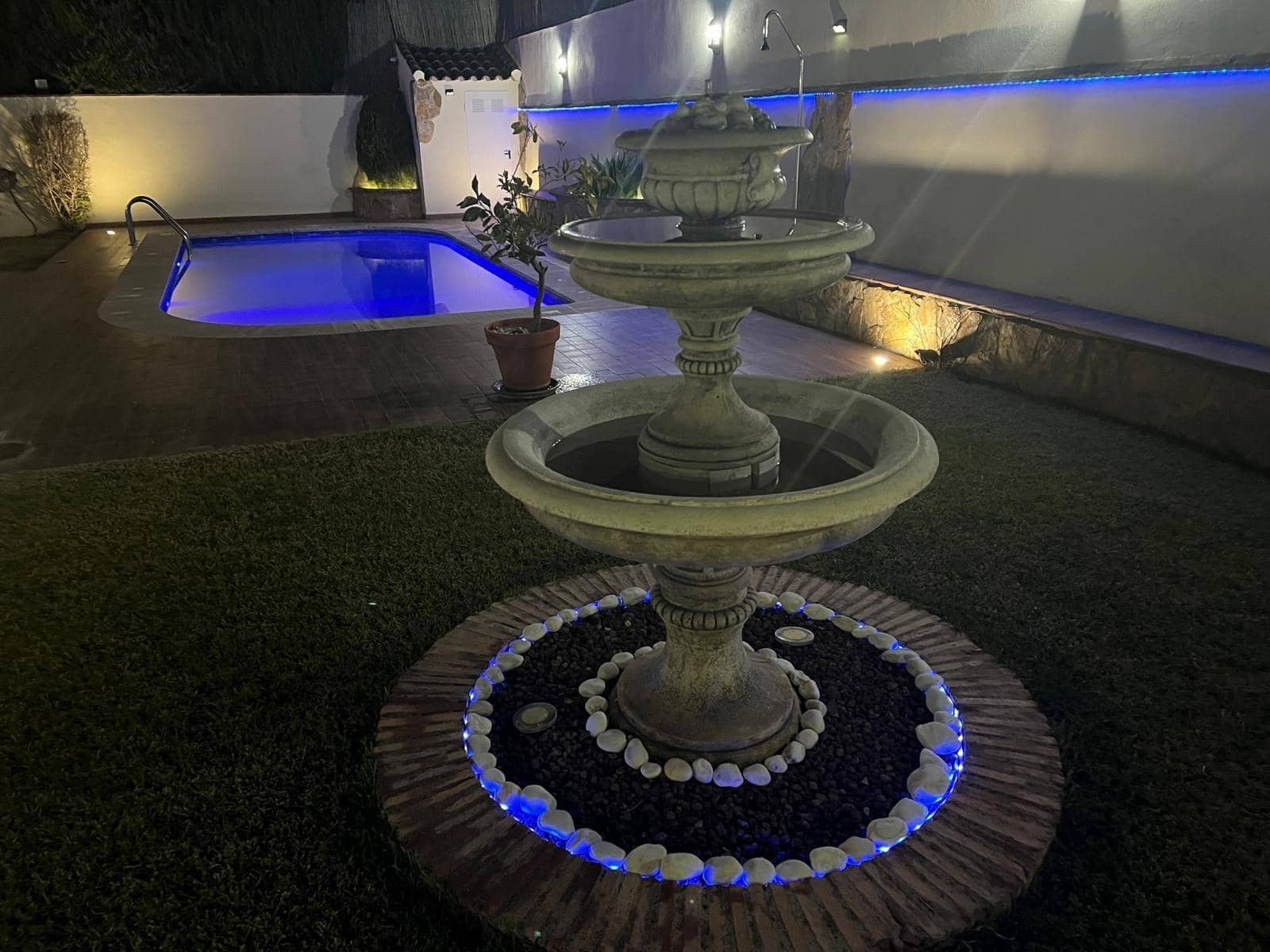 5 bedroom Villa for sale in Gojar with pool garage - € 539,000 (Ref: 9466075)