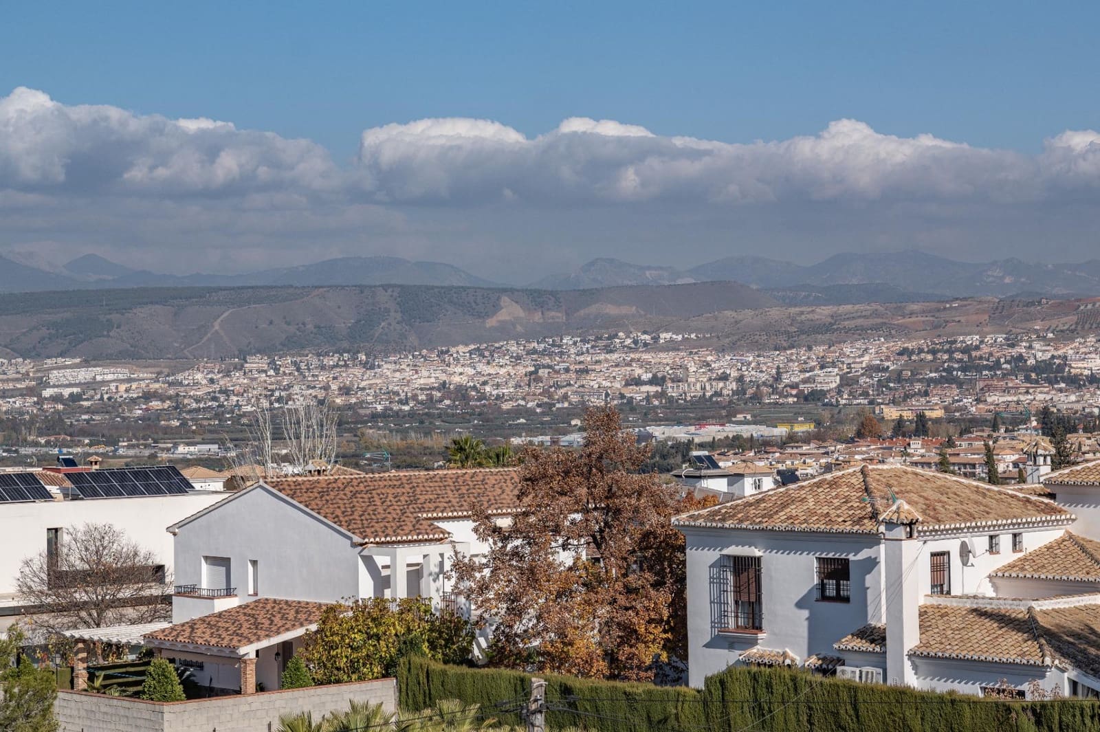 5 bedroom Villa for sale in Gojar with pool garage - € 539,000 (Ref: 9466075)