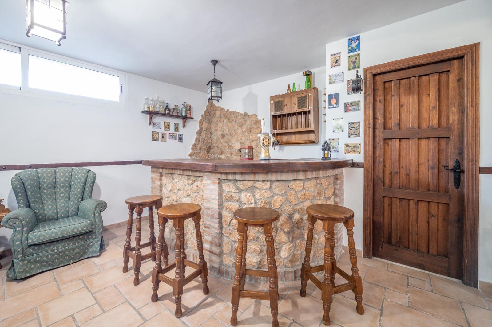 5 bedroom Villa for sale in Gojar with pool garage - € 539,000 (Ref: 9466075)