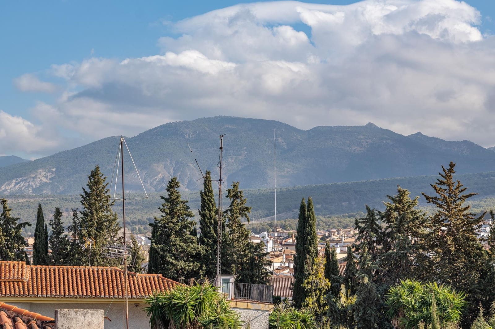 5 bedroom Villa for sale in Gojar with pool garage - € 539,000 (Ref: 9466075)