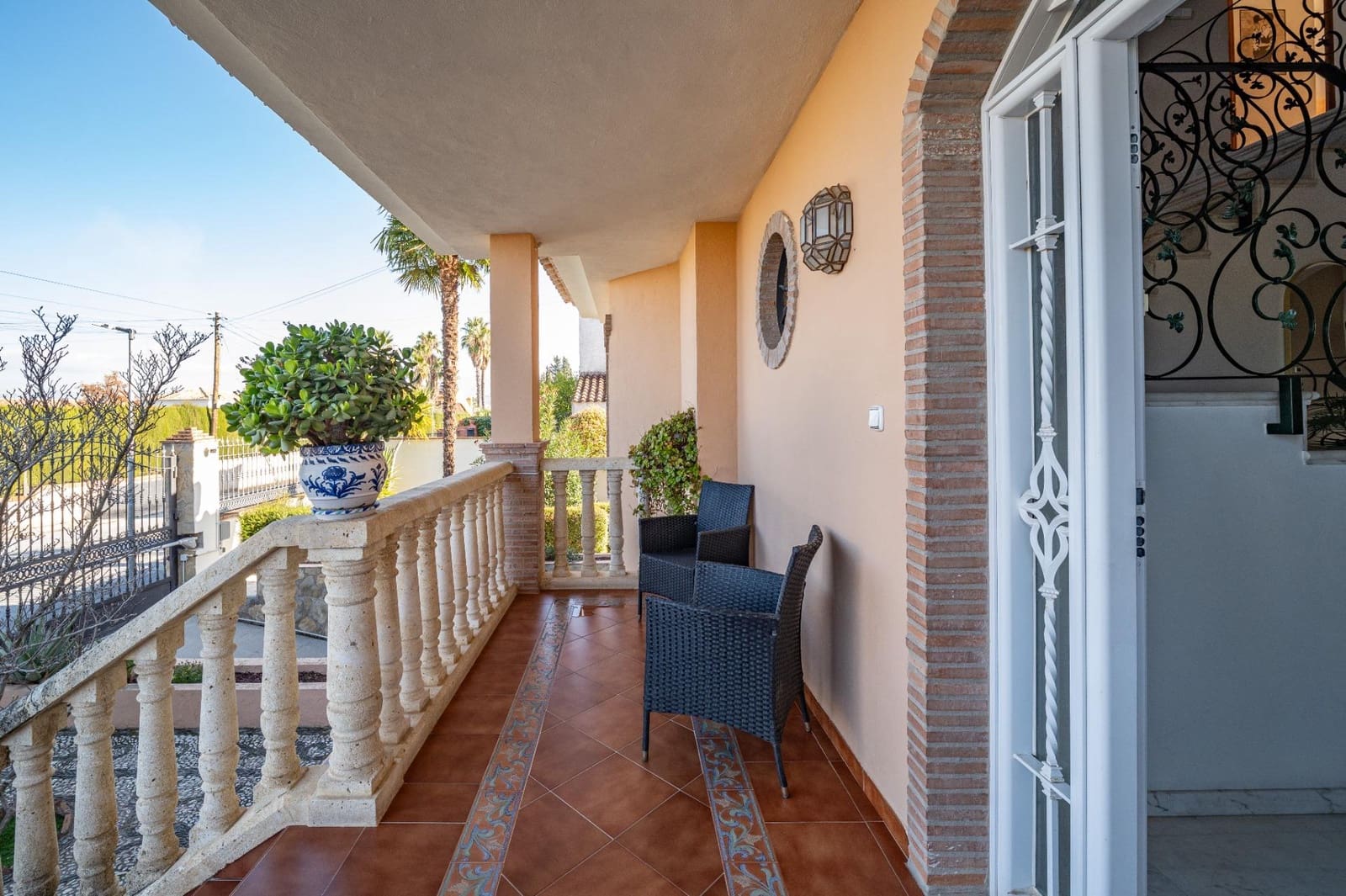 5 bedroom Villa for sale in Gojar with pool garage - € 539,000 (Ref: 9466075)