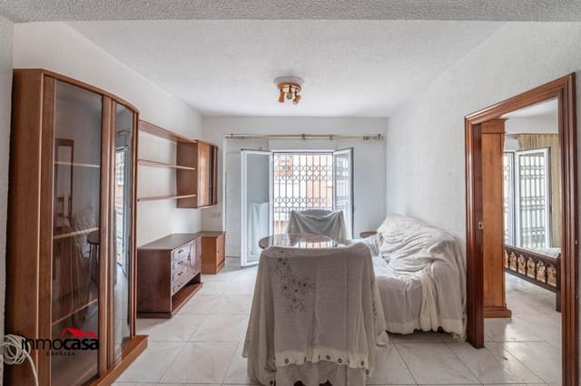 3 sovrum Lägenhet till salu i Centro, Granada stad - 217 000 € (Ref: 9470543)