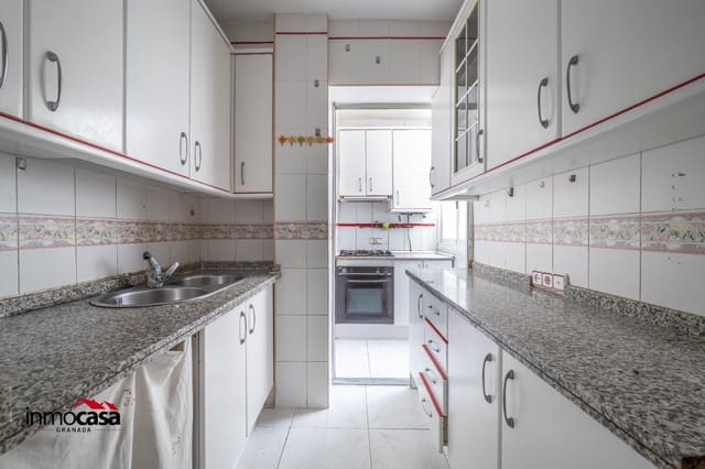 3 sovrum Lägenhet till salu i Centro, Granada stad - 217 000 € (Ref: 9470543)