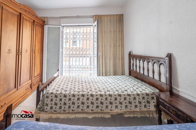3 sovrum Lägenhet till salu i Centro, Granada stad - 217 000 € (Ref: 9470543)