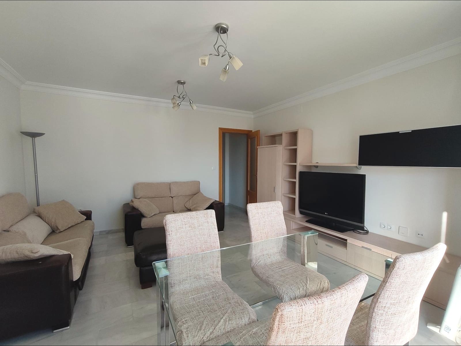 2 quarto Apartamento para arrendar em Churriana de la Vega com garagem - 700 € (Ref: 9474280)