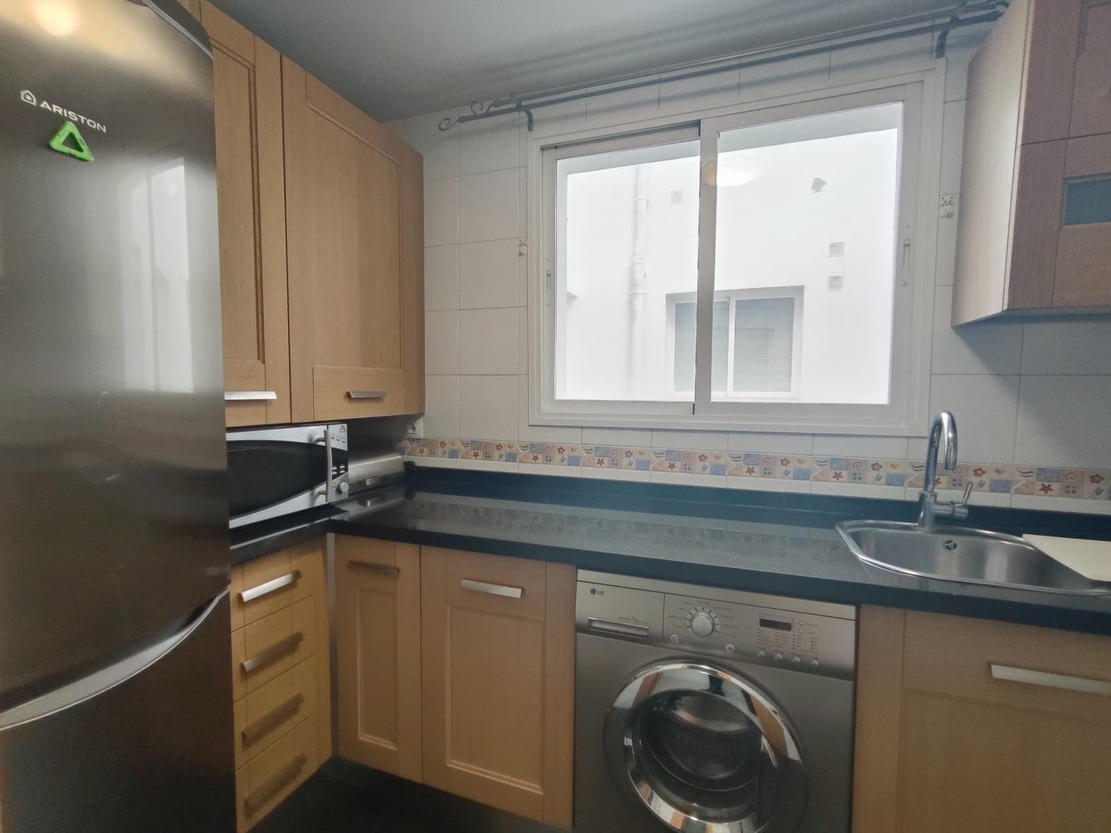 2 quarto Apartamento para arrendar em Churriana de la Vega com garagem - 700 € (Ref: 9474280)