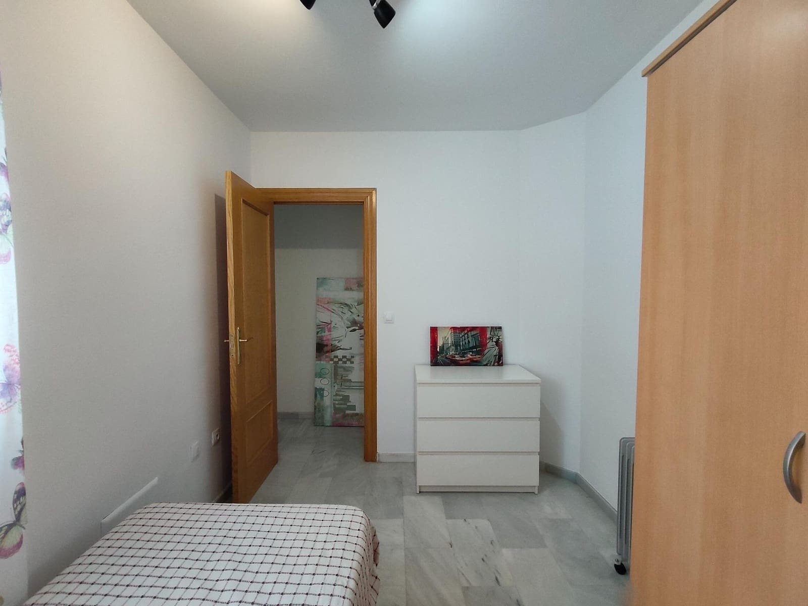 2 quarto Apartamento para arrendar em Churriana de la Vega com garagem - 700 € (Ref: 9474280)