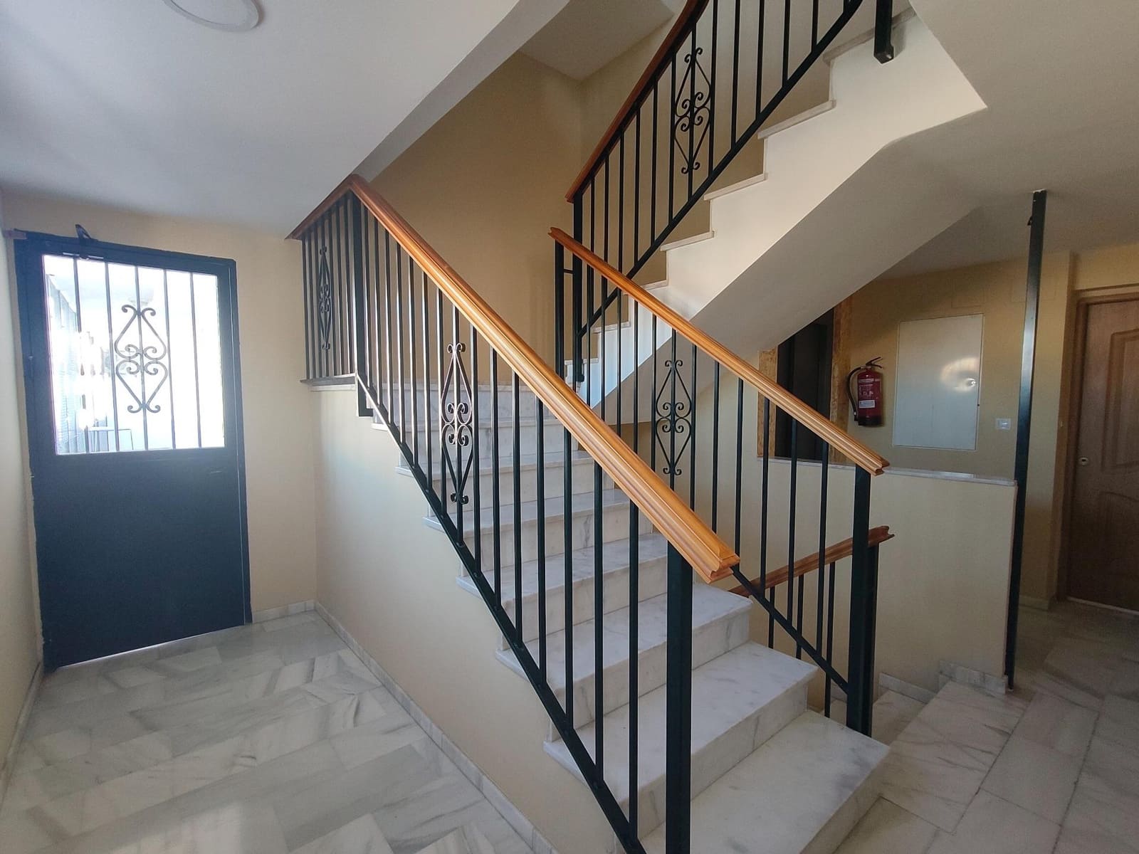 2 quarto Apartamento para arrendar em Churriana de la Vega com garagem - 700 € (Ref: 9474280)