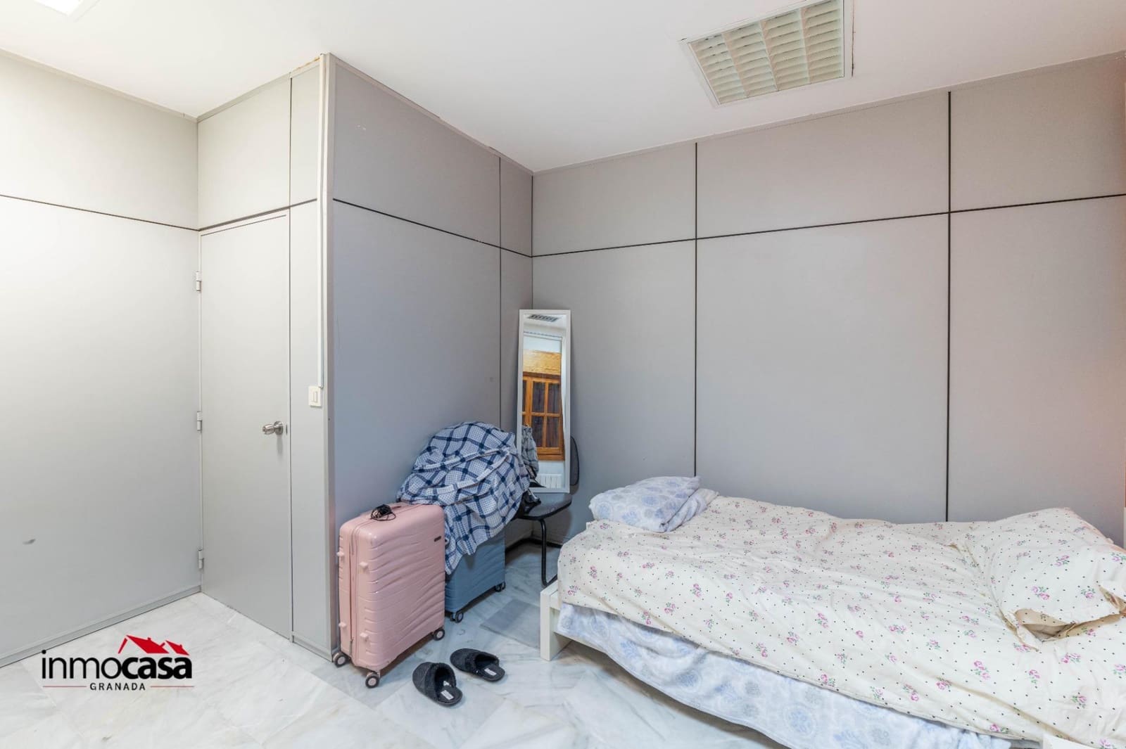 5 bedroom Flat for sale in Granada city - € 425,000 (Ref: 9476223)