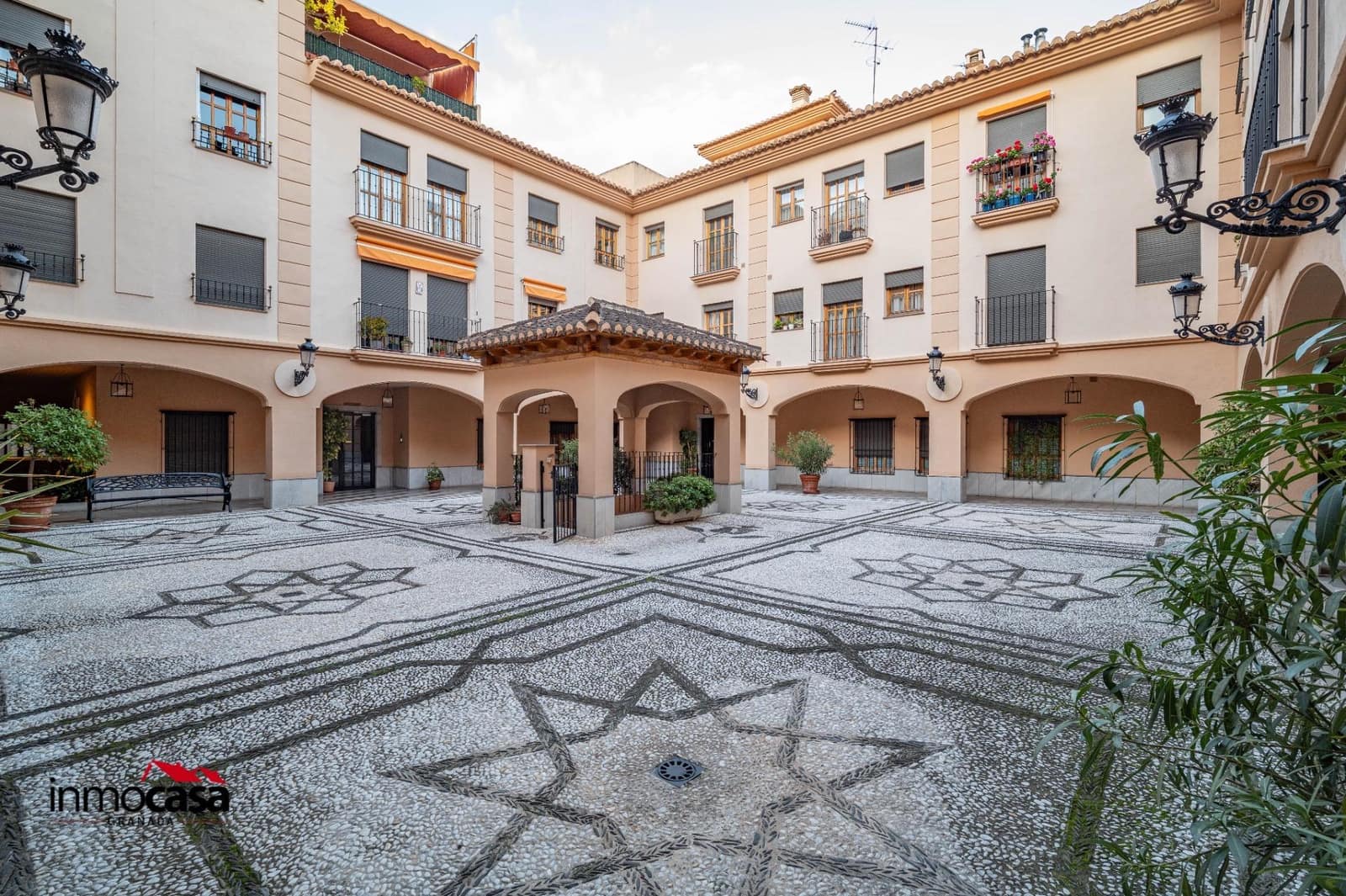5 bedroom Flat for sale in Granada city - € 425,000 (Ref: 9476223)