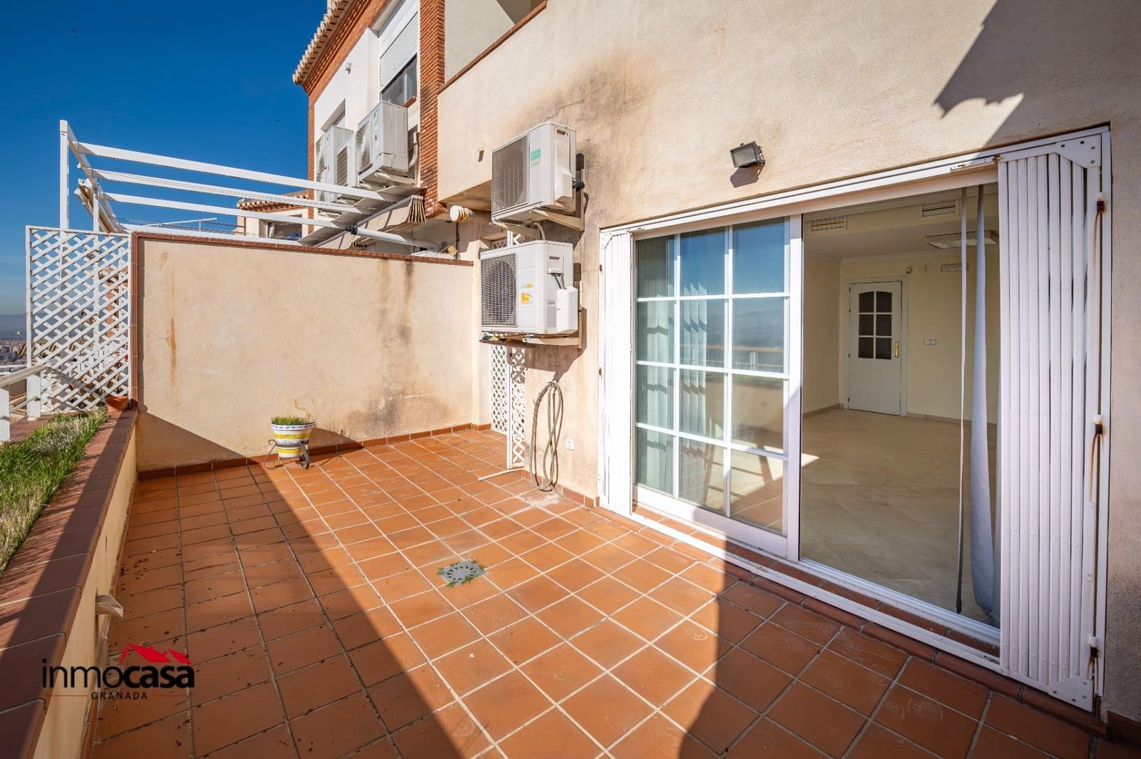 4 bedroom Terraced Villa for sale in Granada city with garage - € 489,000 (Ref: 9519114)