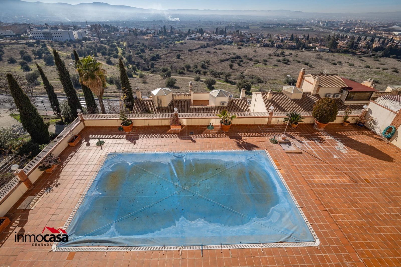 4 bedroom Terraced Villa for sale in Granada city with garage - € 489,000 (Ref: 9519114)