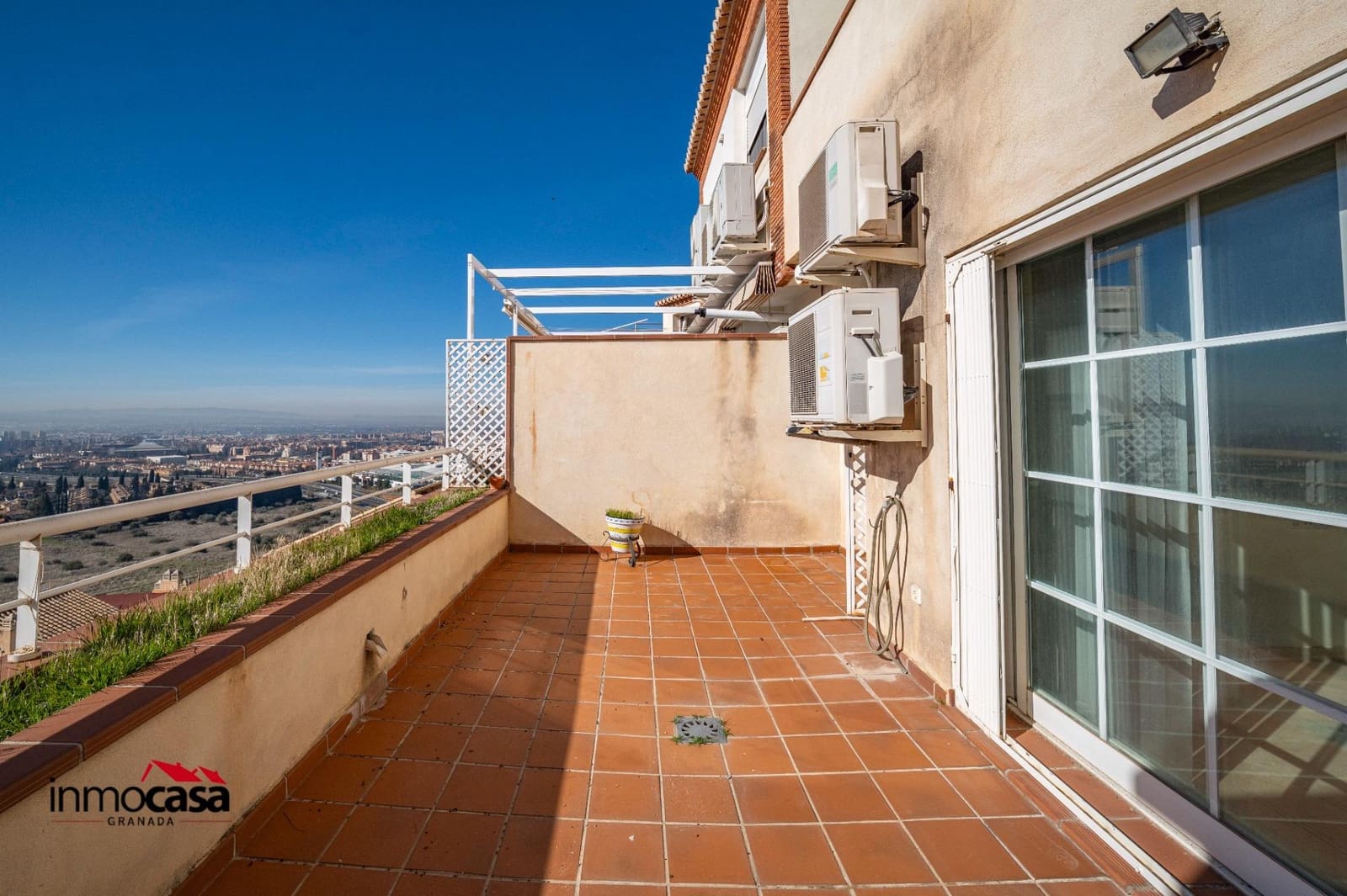 4 bedroom Terraced Villa for sale in Granada city with garage - € 489,000 (Ref: 9519114)