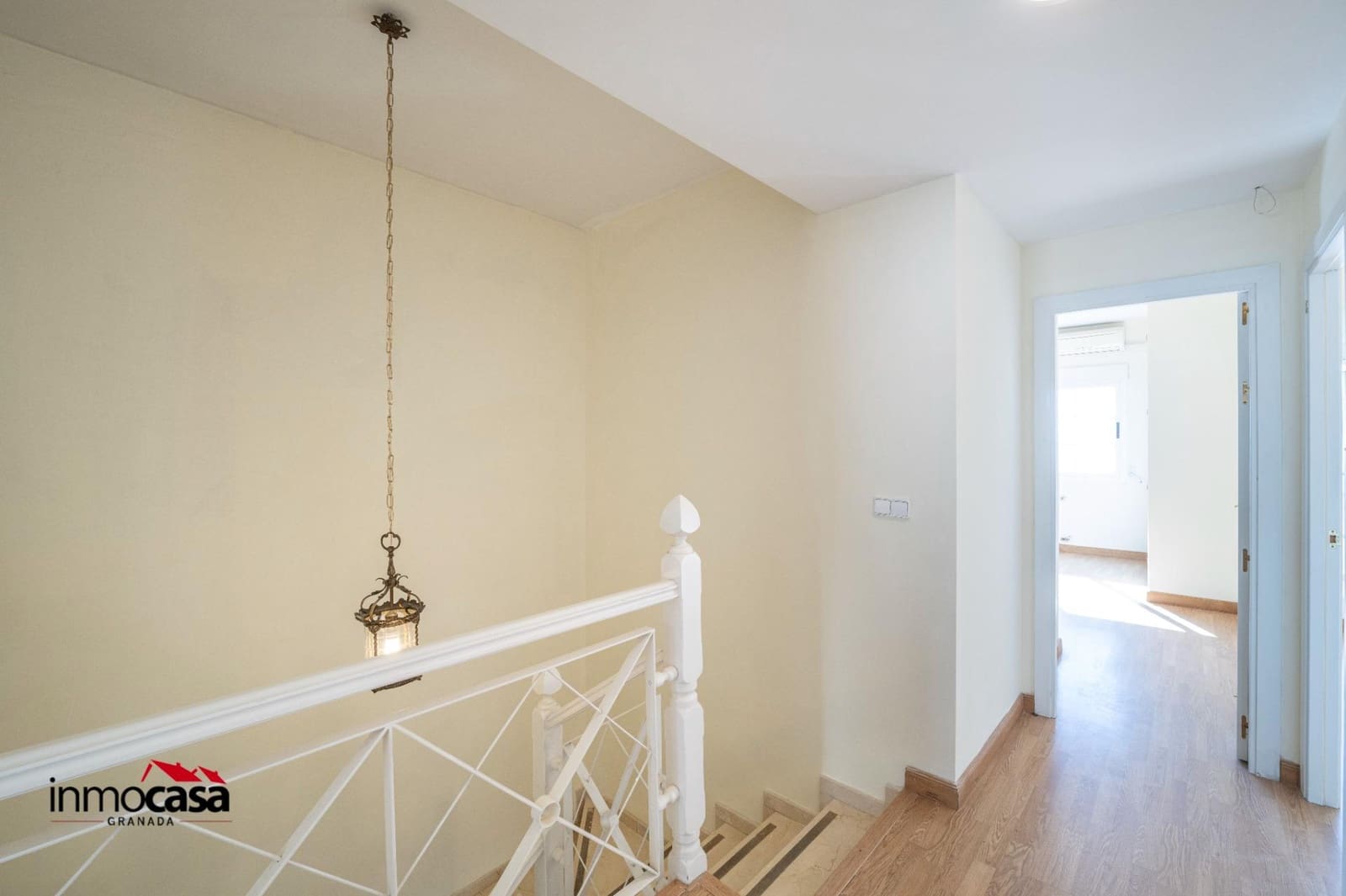 4 bedroom Terraced Villa for sale in Granada city with garage - € 489,000 (Ref: 9519114)