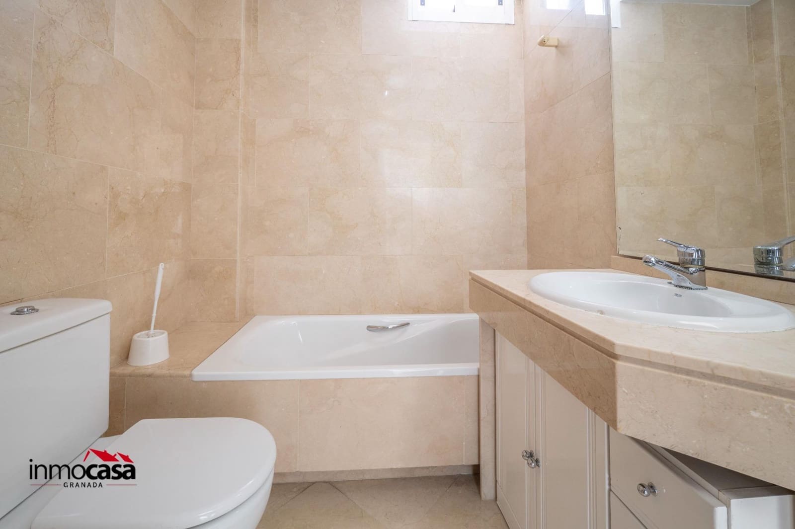 4 bedroom Terraced Villa for sale in Granada city with garage - € 489,000 (Ref: 9519114)