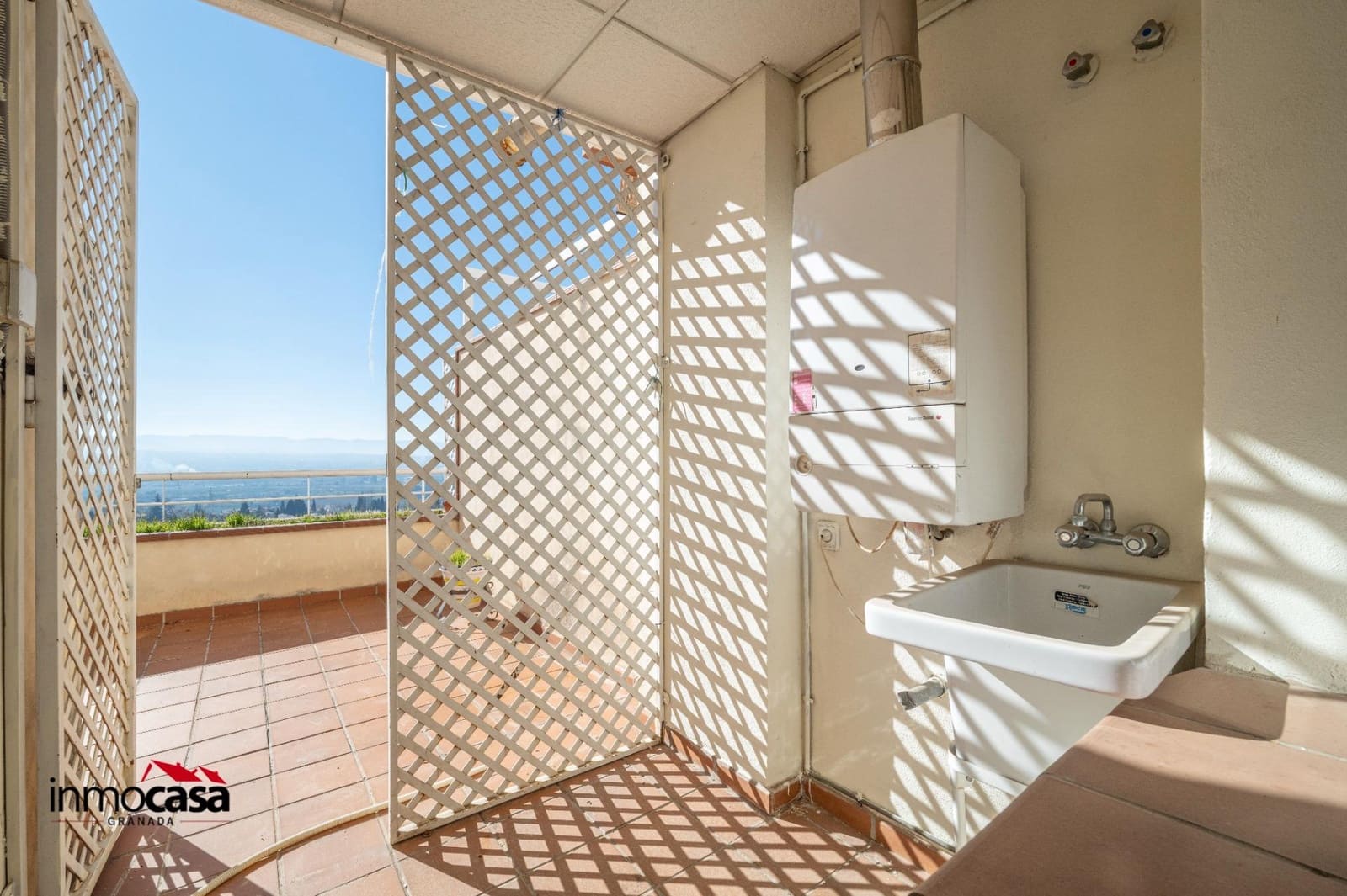 4 bedroom Terraced Villa for sale in Granada city with garage - € 489,000 (Ref: 9519114)