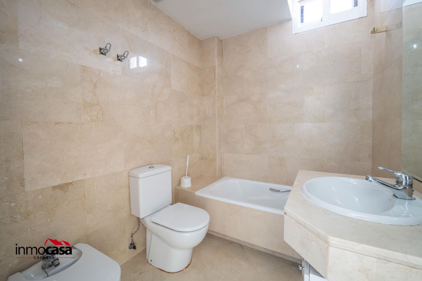 4 bedroom Terraced Villa for sale in Granada city with garage - € 489,000 (Ref: 9519114)