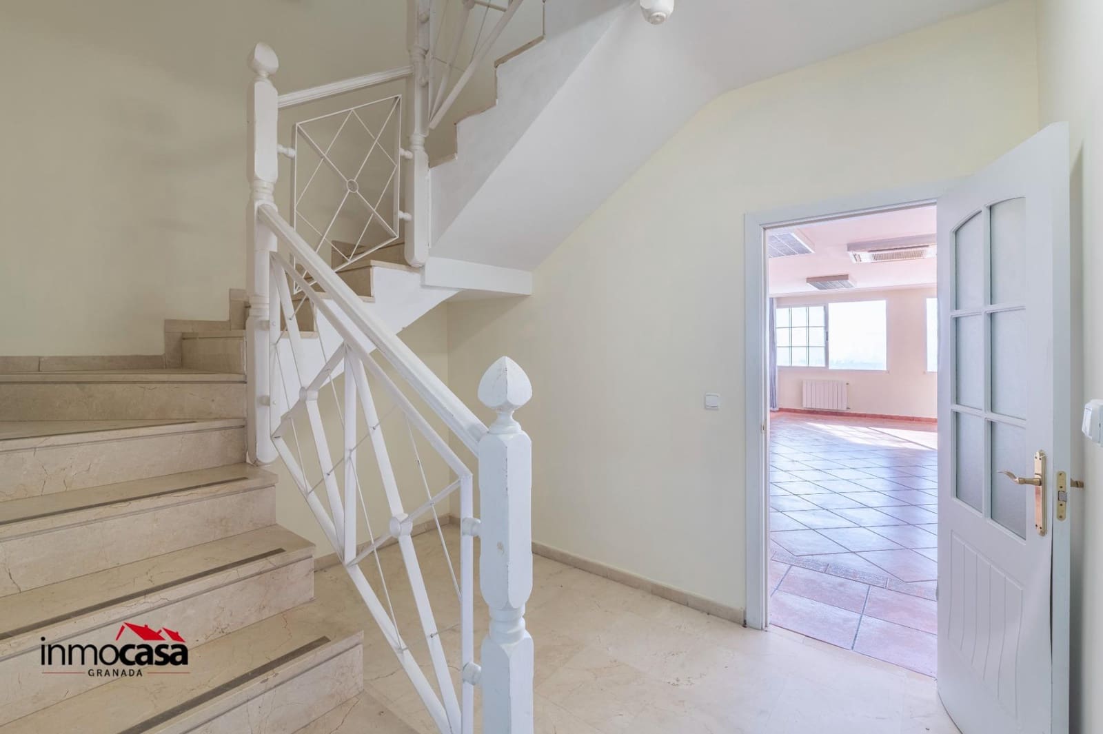 4 bedroom Terraced Villa for sale in Granada city with garage - € 489,000 (Ref: 9519114)