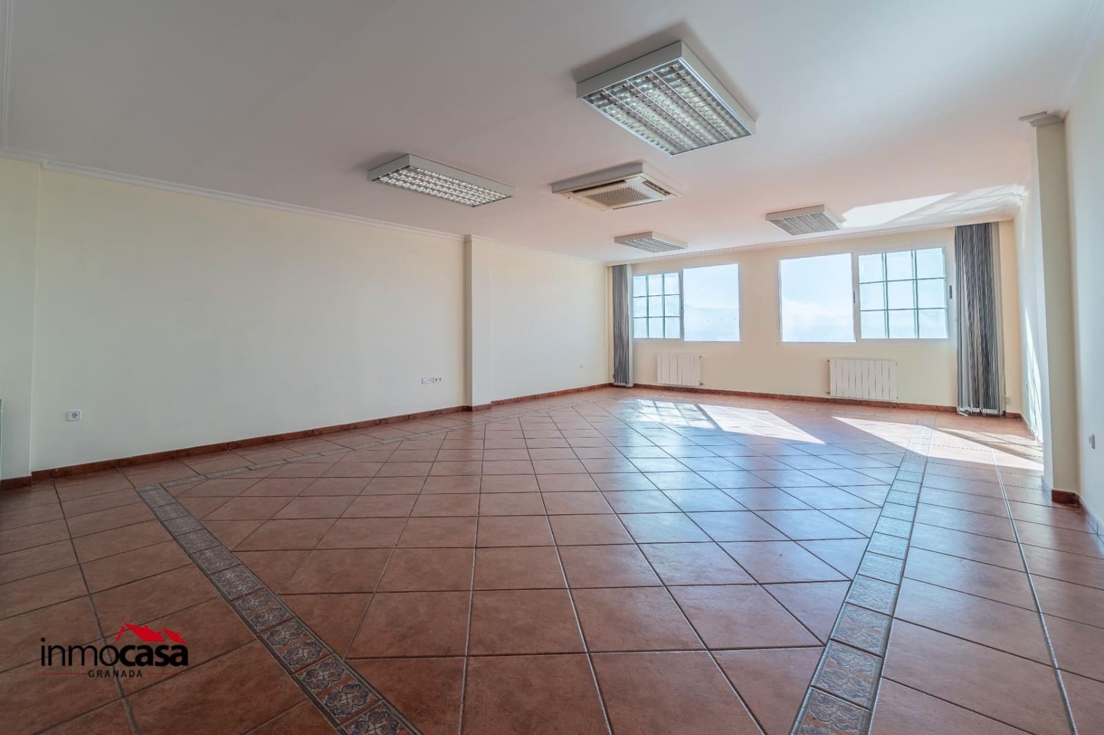 4 bedroom Terraced Villa for sale in Granada city with garage - € 489,000 (Ref: 9519114)