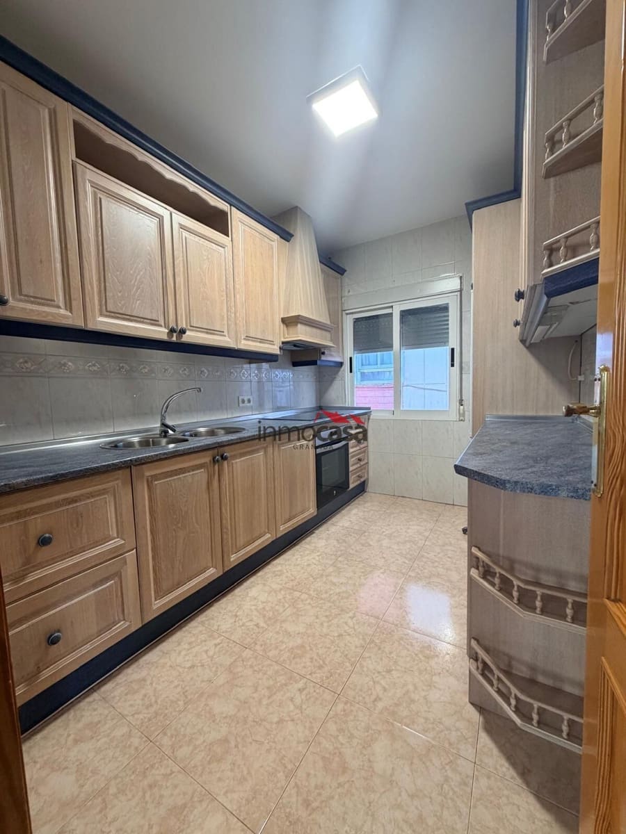 3 sypialnia Mieszkanie do wynajęcia w Miasto Grenada - 750 € (Ref: 9524465)