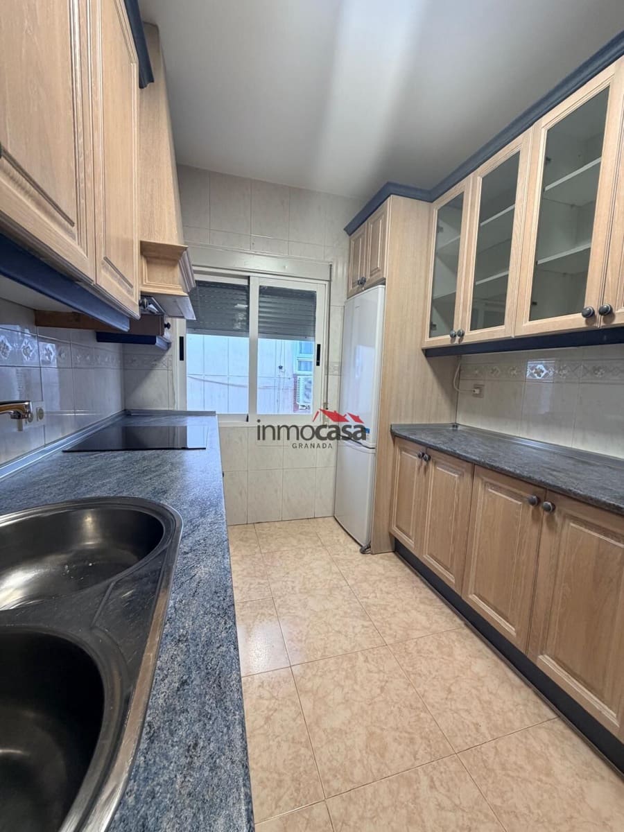 3 sypialnia Mieszkanie do wynajęcia w Miasto Grenada - 750 € (Ref: 9524465)