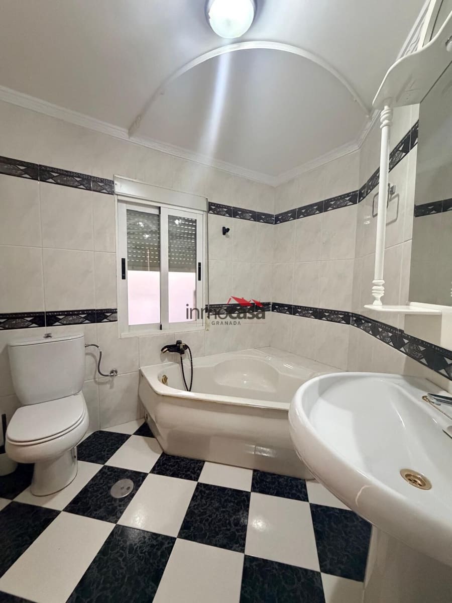 3 sypialnia Mieszkanie do wynajęcia w Miasto Grenada - 750 € (Ref: 9524465)