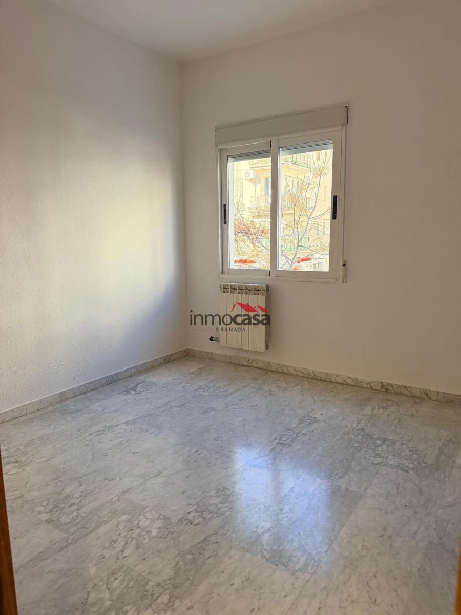 3 sypialnia Mieszkanie do wynajęcia w Miasto Grenada - 750 € (Ref: 9524465)