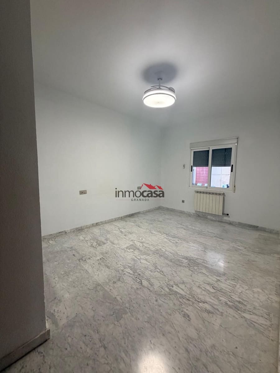 3 sypialnia Mieszkanie do wynajęcia w Miasto Grenada - 750 € (Ref: 9524465)