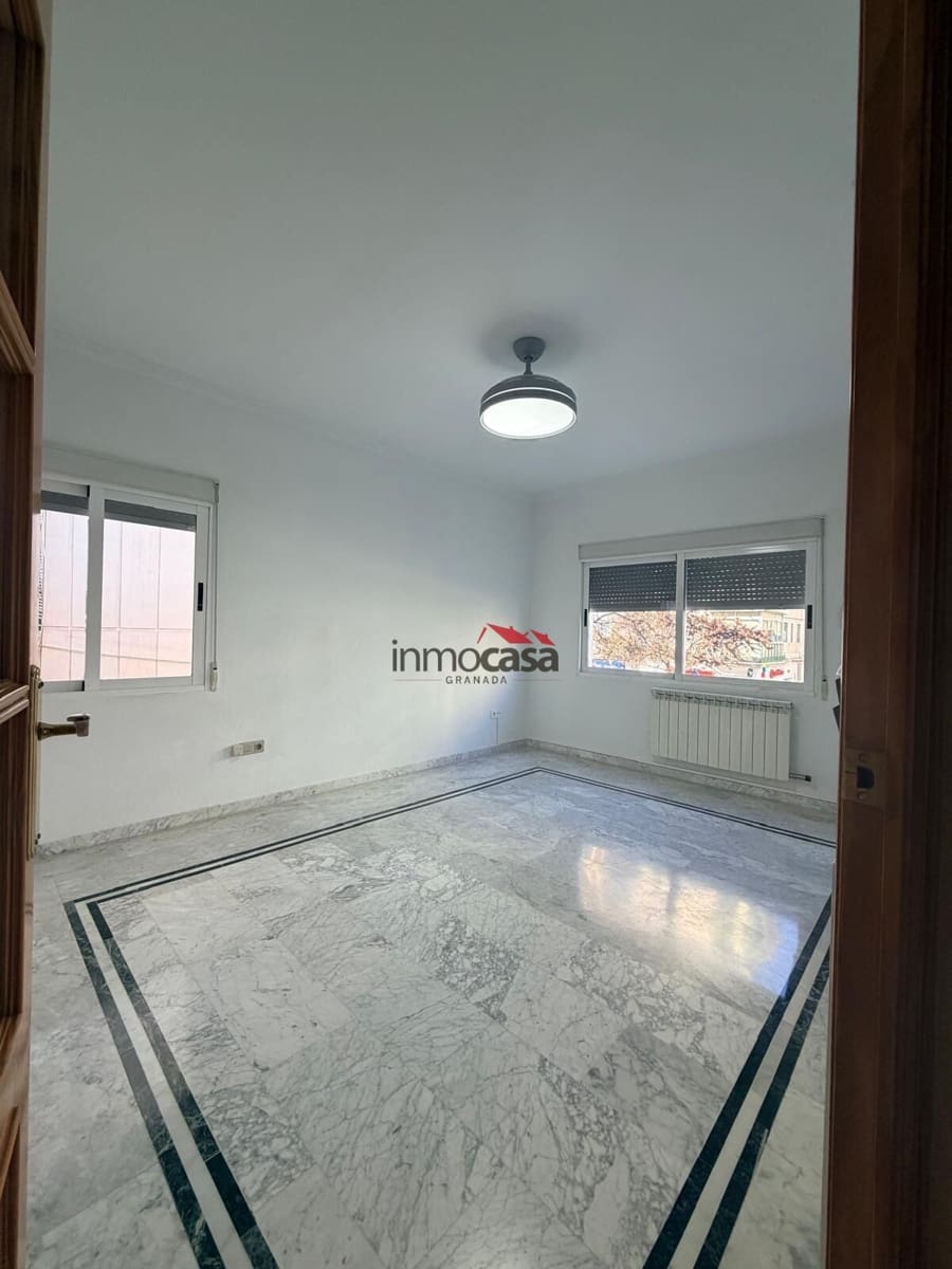 3 sypialnia Mieszkanie do wynajęcia w Miasto Grenada - 750 € (Ref: 9524465)