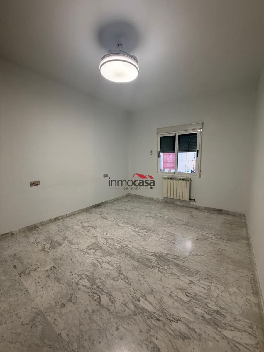 3 sypialnia Mieszkanie do wynajęcia w Miasto Grenada - 750 € (Ref: 9524465)