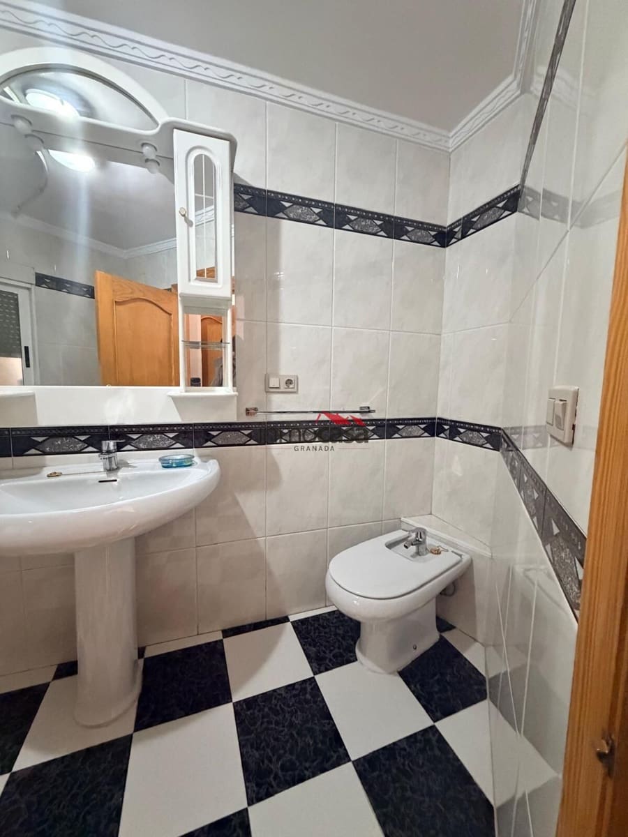 3 sypialnia Mieszkanie do wynajęcia w Miasto Grenada - 750 € (Ref: 9524465)