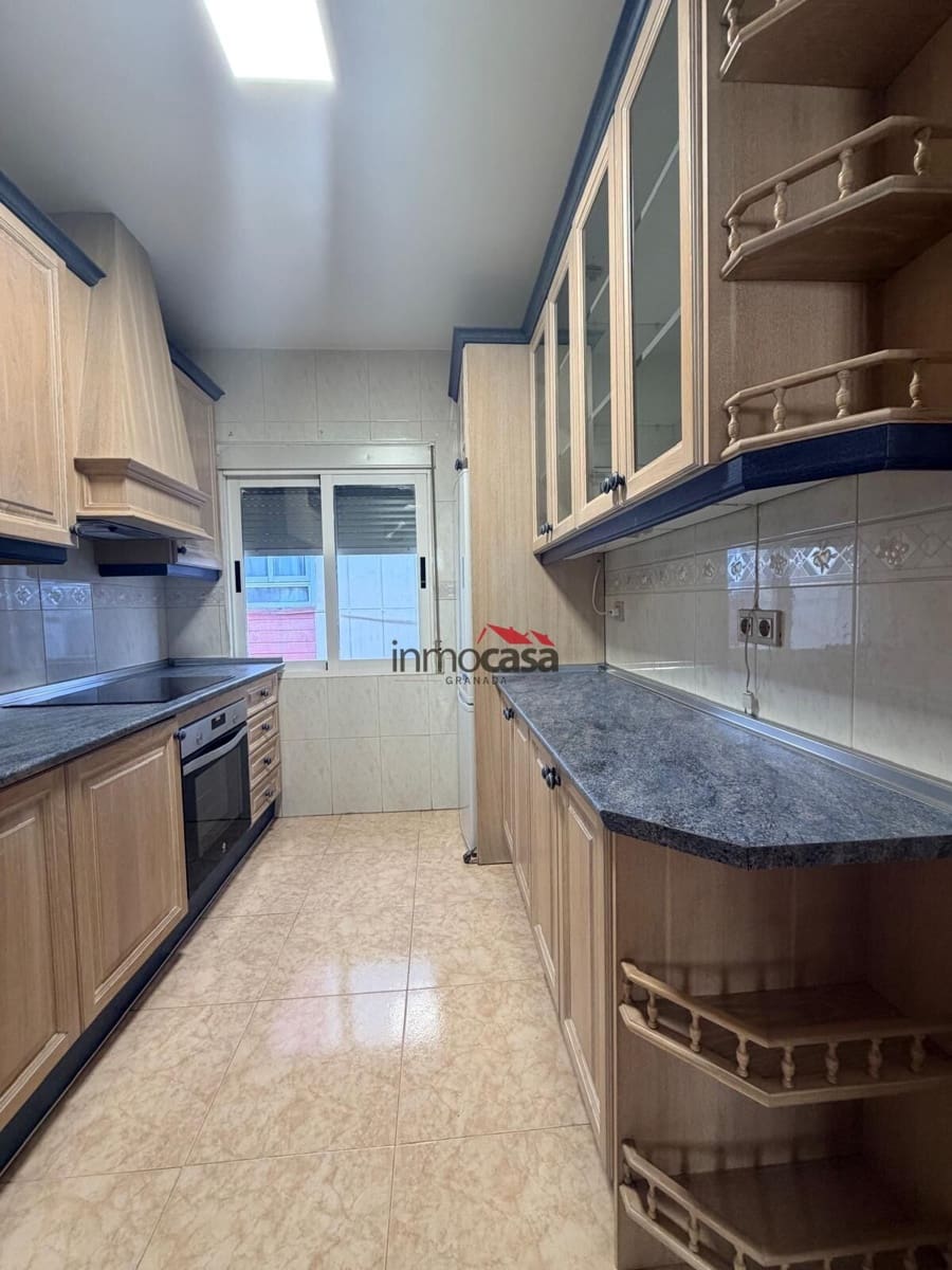 3 sypialnia Mieszkanie do wynajęcia w Miasto Grenada - 750 € (Ref: 9524465)