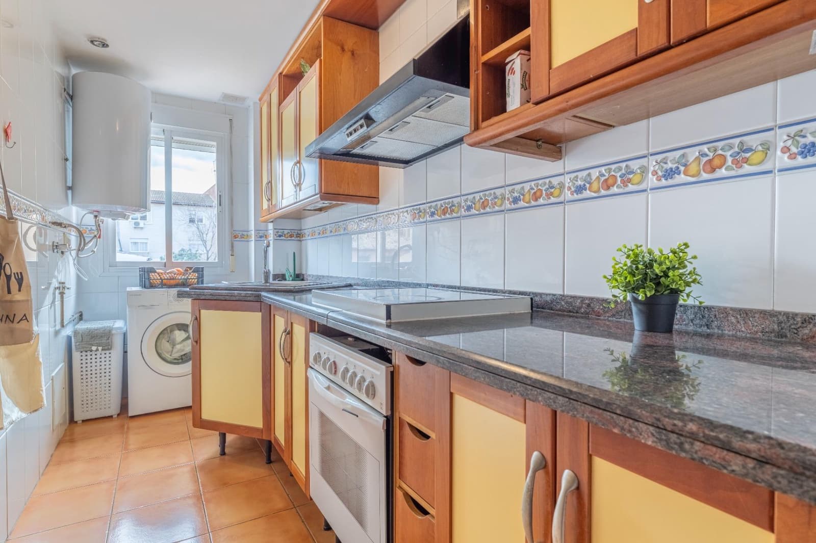 Piso de 2 habitaciones en Huétor Vega en venta con garaje - 178.000 € (Ref: 9524466)